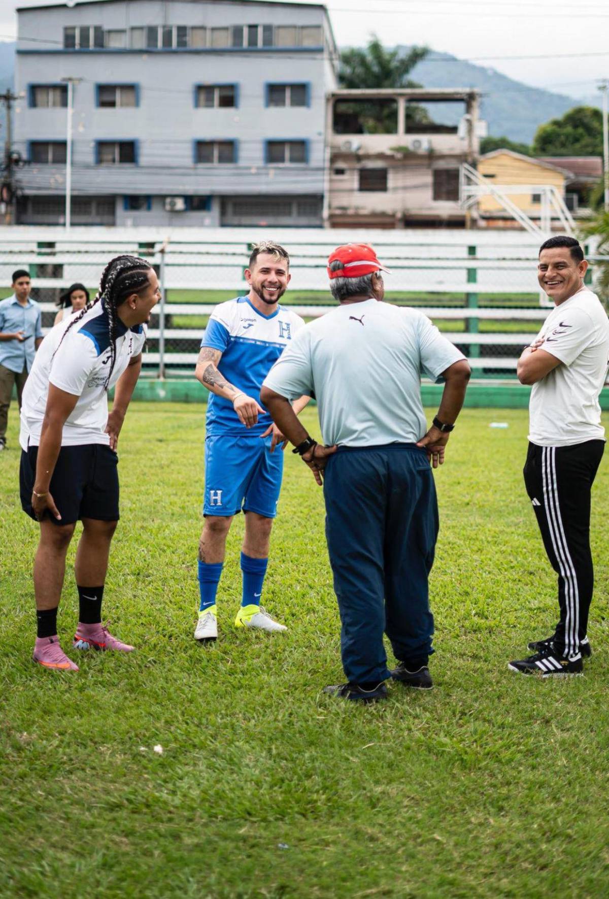 Quién es Mr. JC, tiktoker que se peleó con Supremo en Guatemala tras un partido