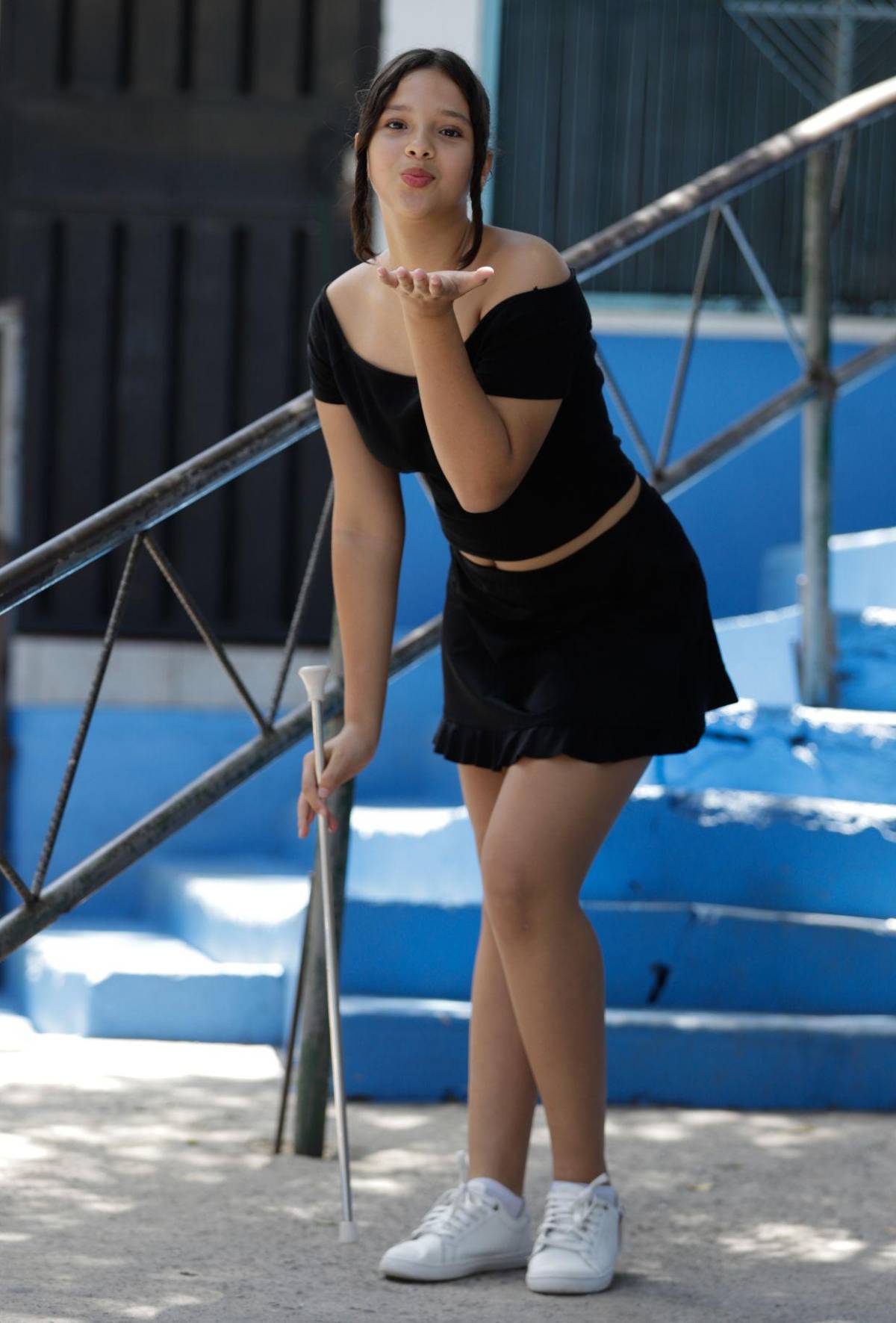 Bellas estudiantes conforman el cuadro de palillonas del República Federal de Alemania