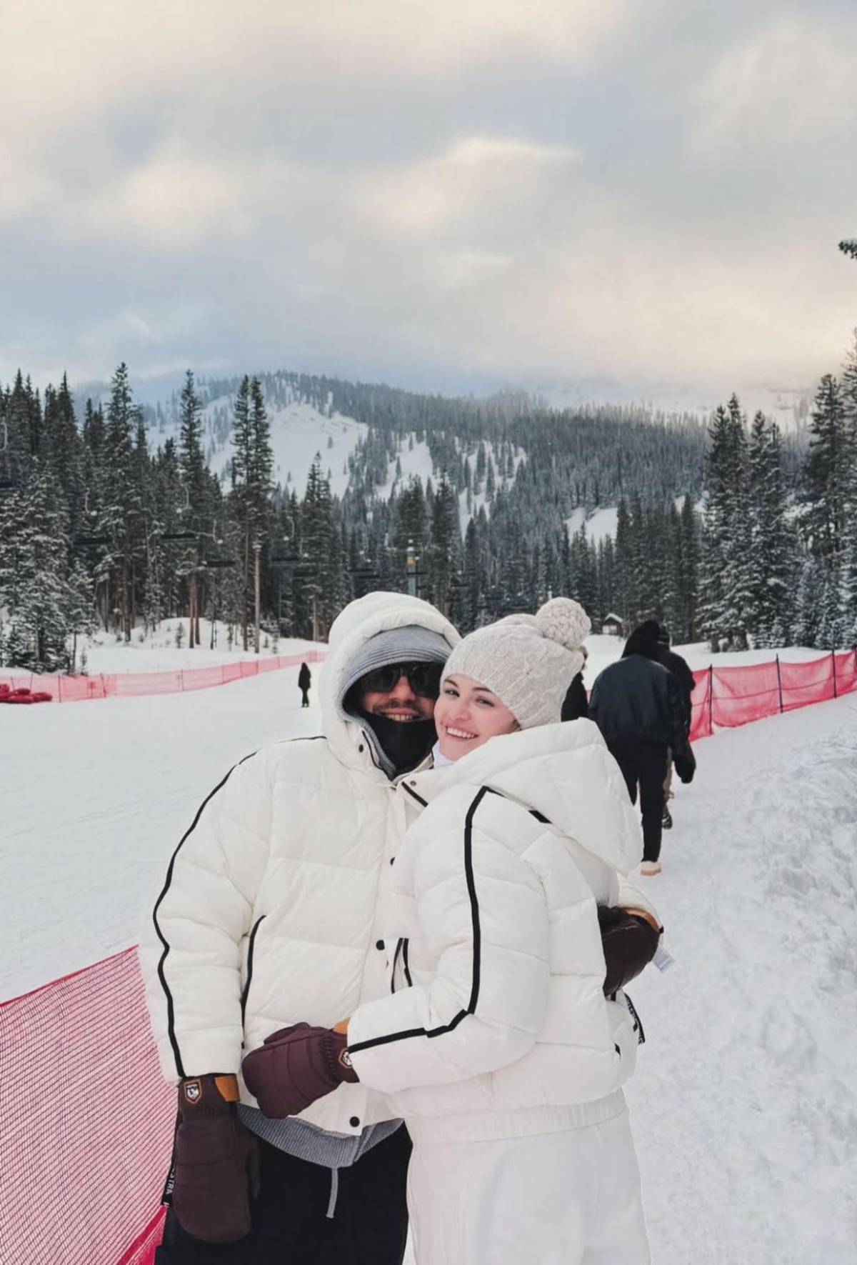 Selena Gomez presume su amor por su esposo Benny Blanco con fotografías inéditas