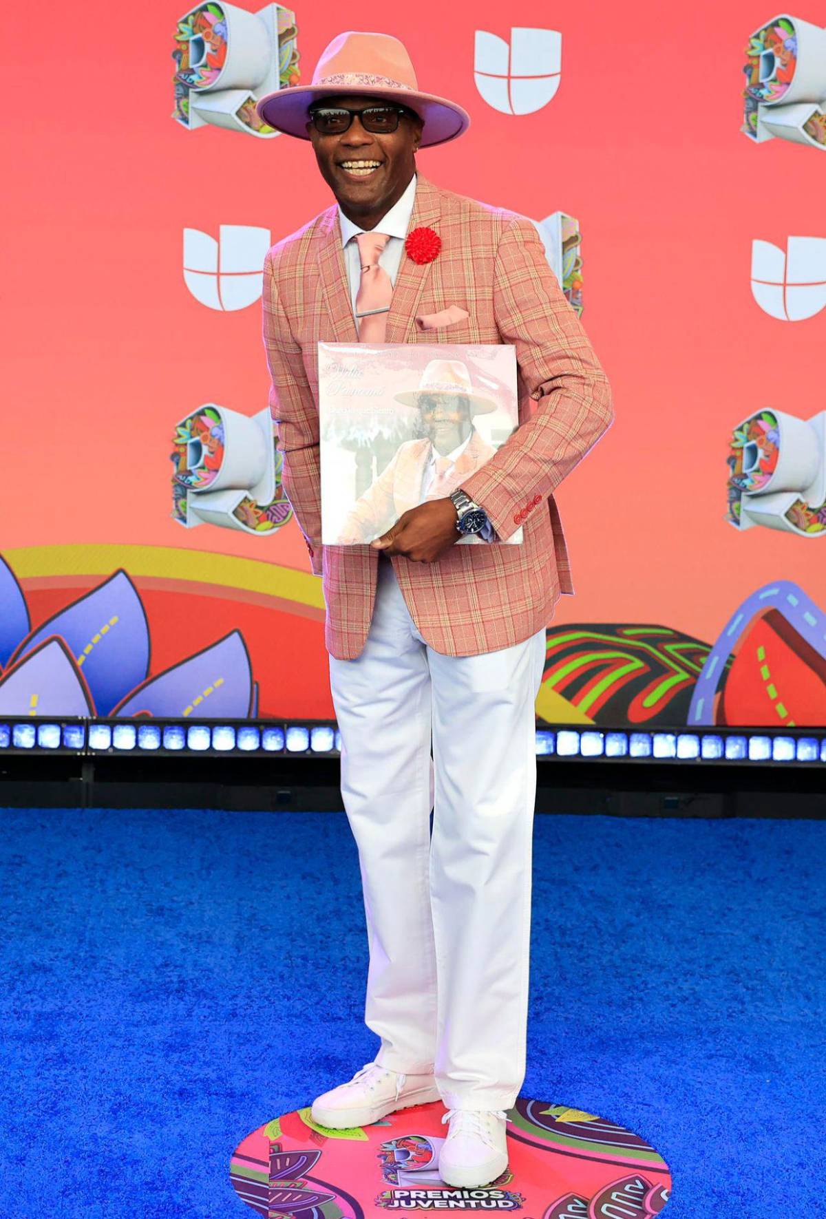 Así lucieron los famosos en la alfombra azul de Premios Juventud