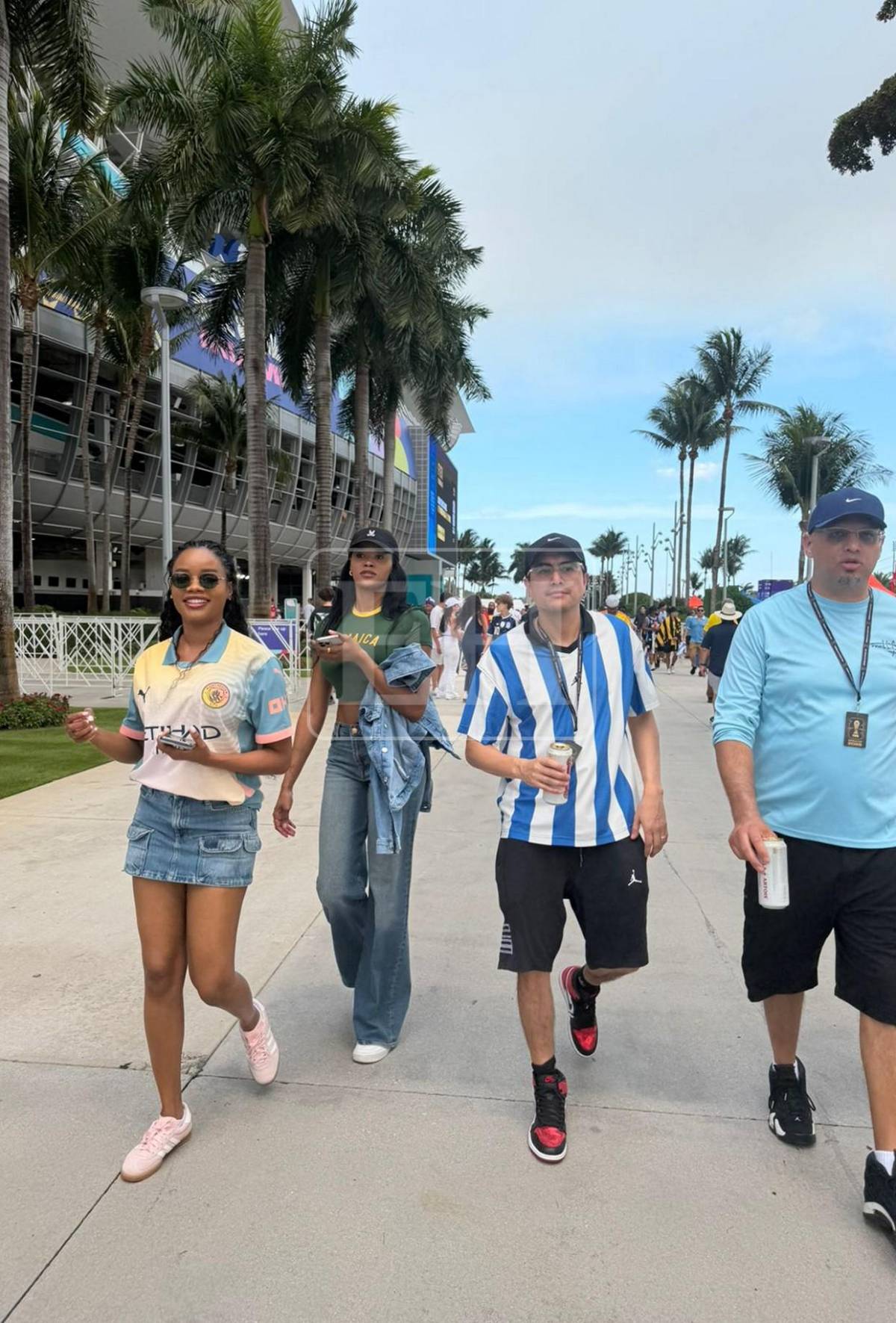 Optimismo entre hinchas de Uruguay que esperan celebrar un triunfo ante Arabia Saudí