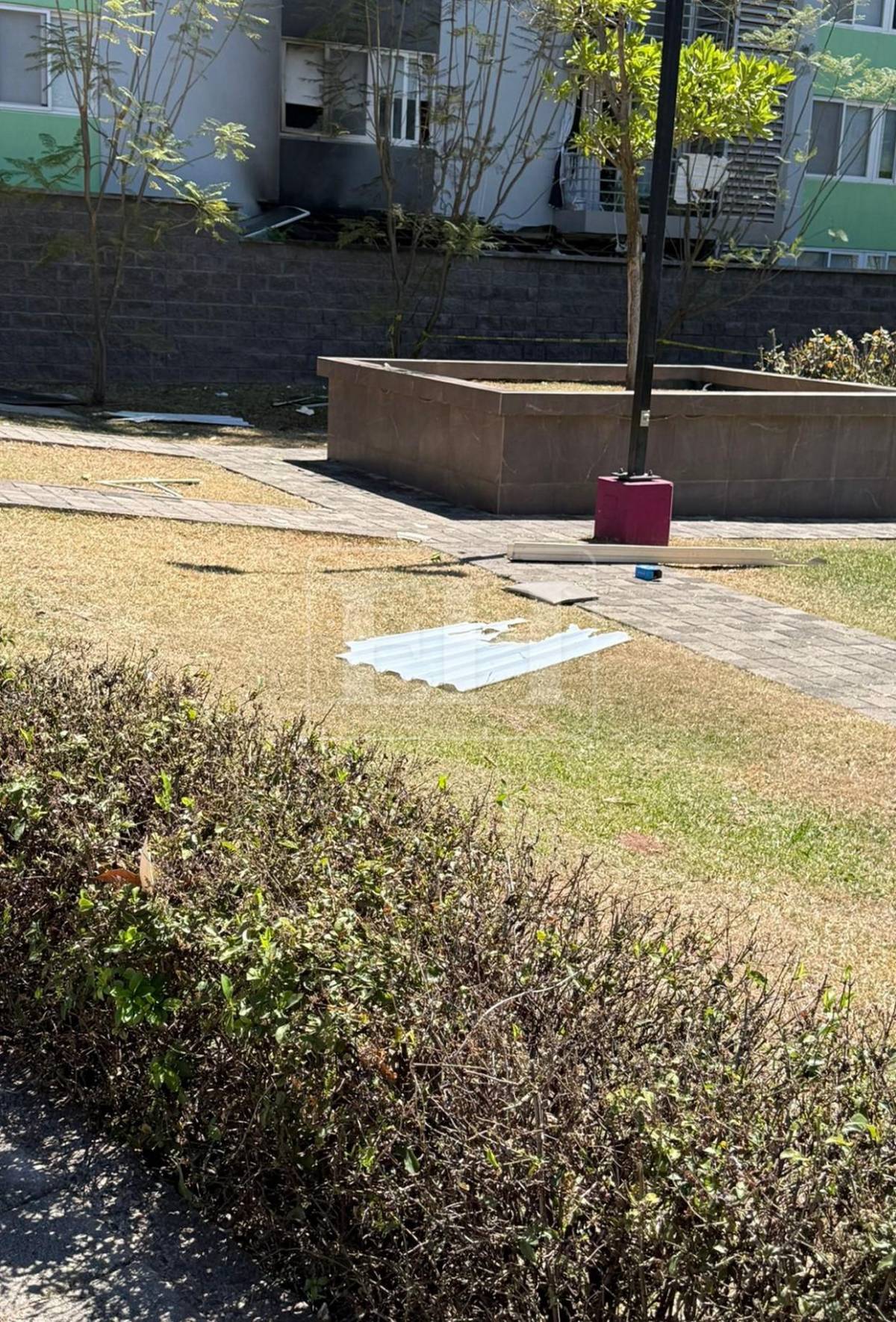 Los destrozos de la explosión en torre de condominios en la capital
