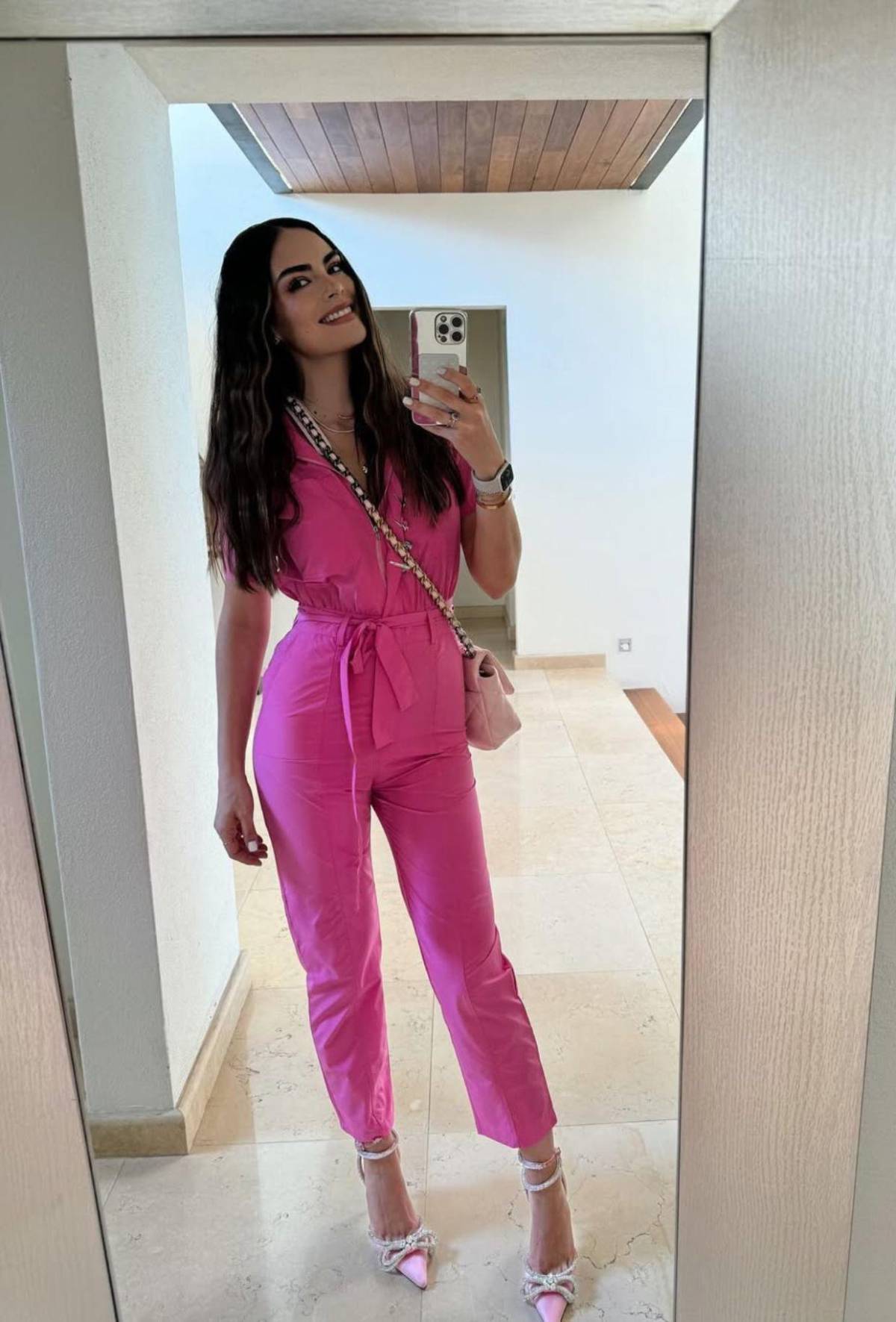 Ximena Navarrete muestra su figura a pocos días de haber dado a luz