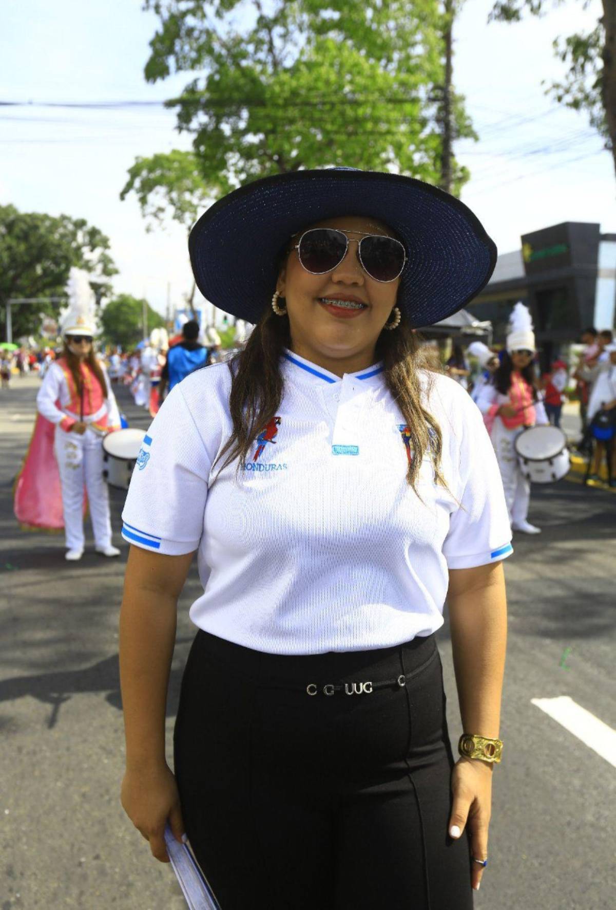 ¡Ellas también roban suspiros! Maestras que acapararon reflectores en los desfiles