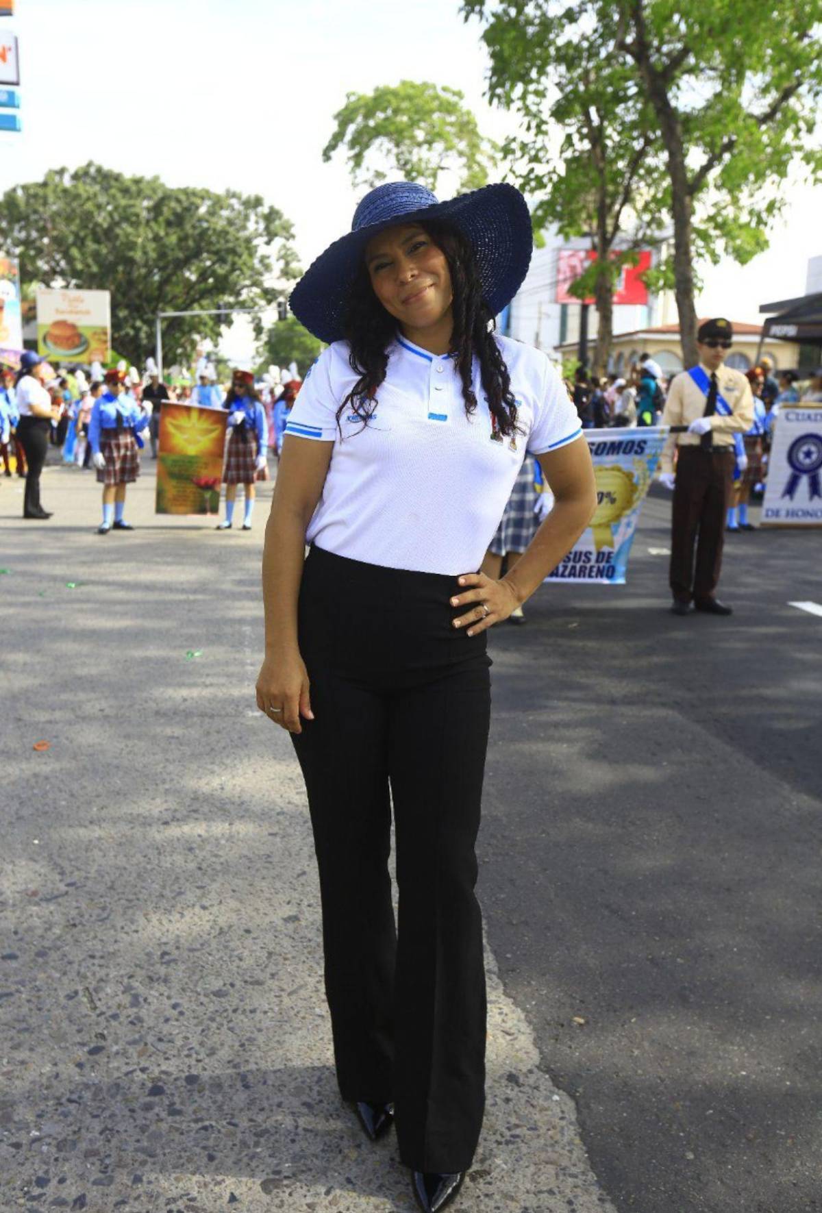 ¡Ellas también roban suspiros! Maestras que acapararon reflectores en los desfiles