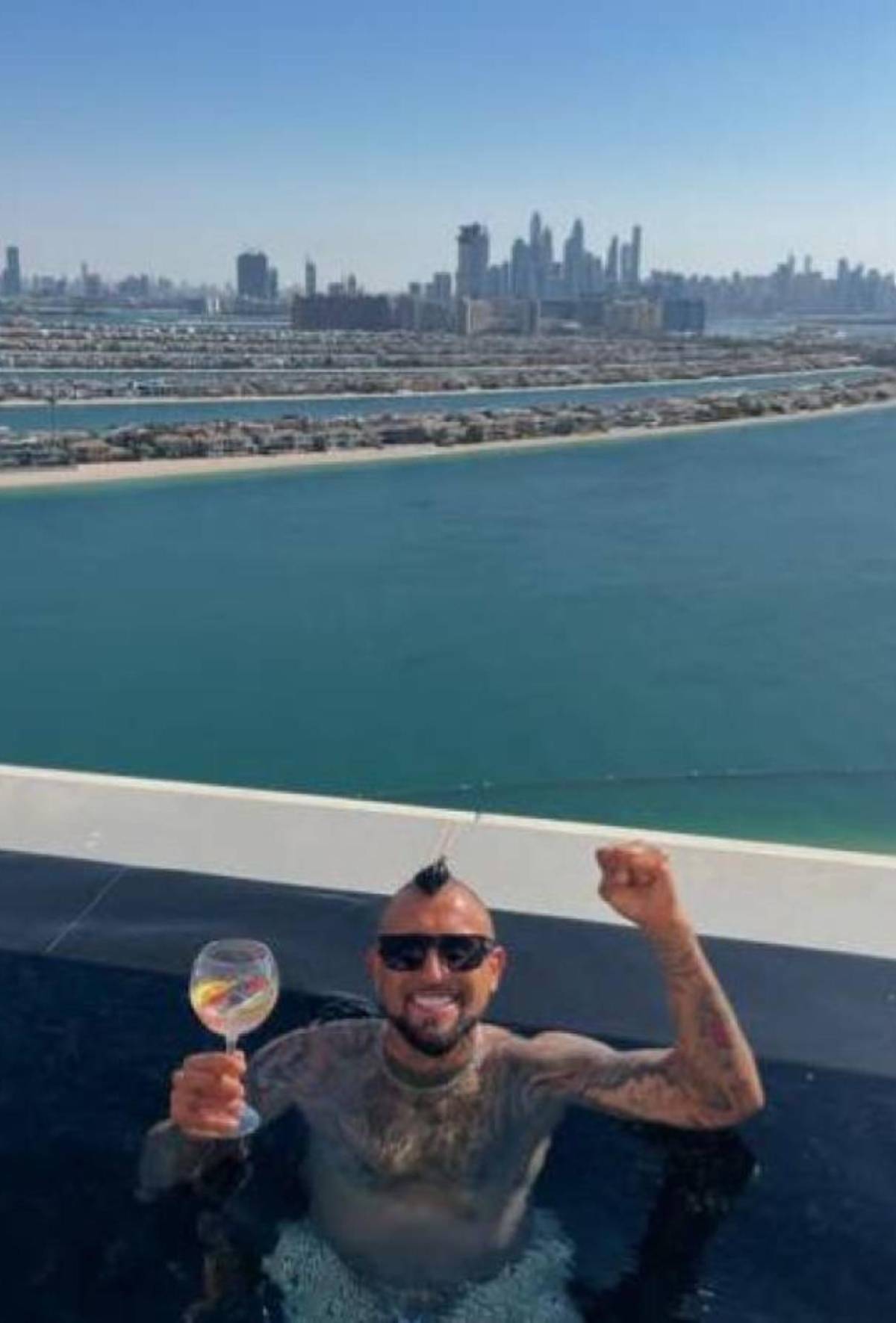 Arturo Vidal sorprende con sus vacaciones lujosas al lado de su bella esposa: “Vivo mi vida”