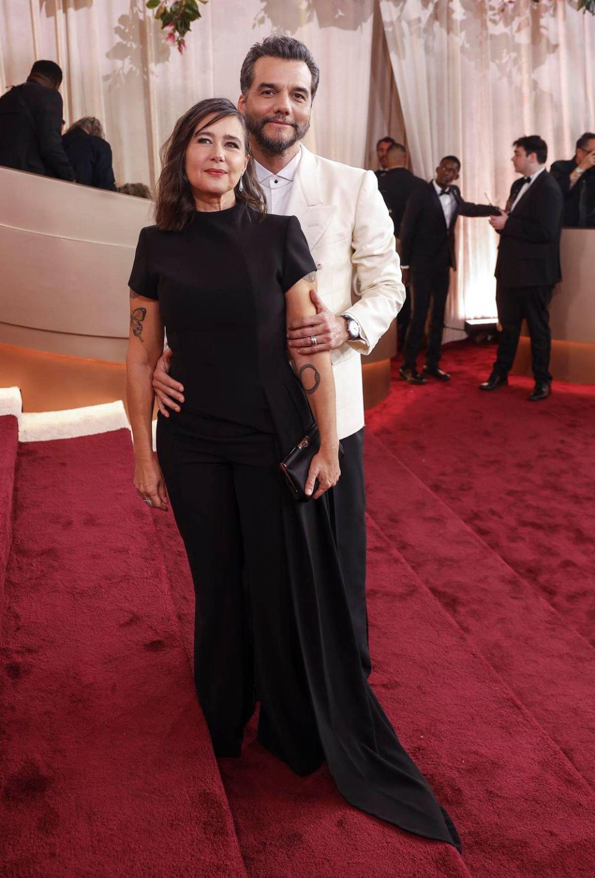 Romance y elegancia: Parejas que deslumbraron en la alfombra roja de los Golden Globes 2026