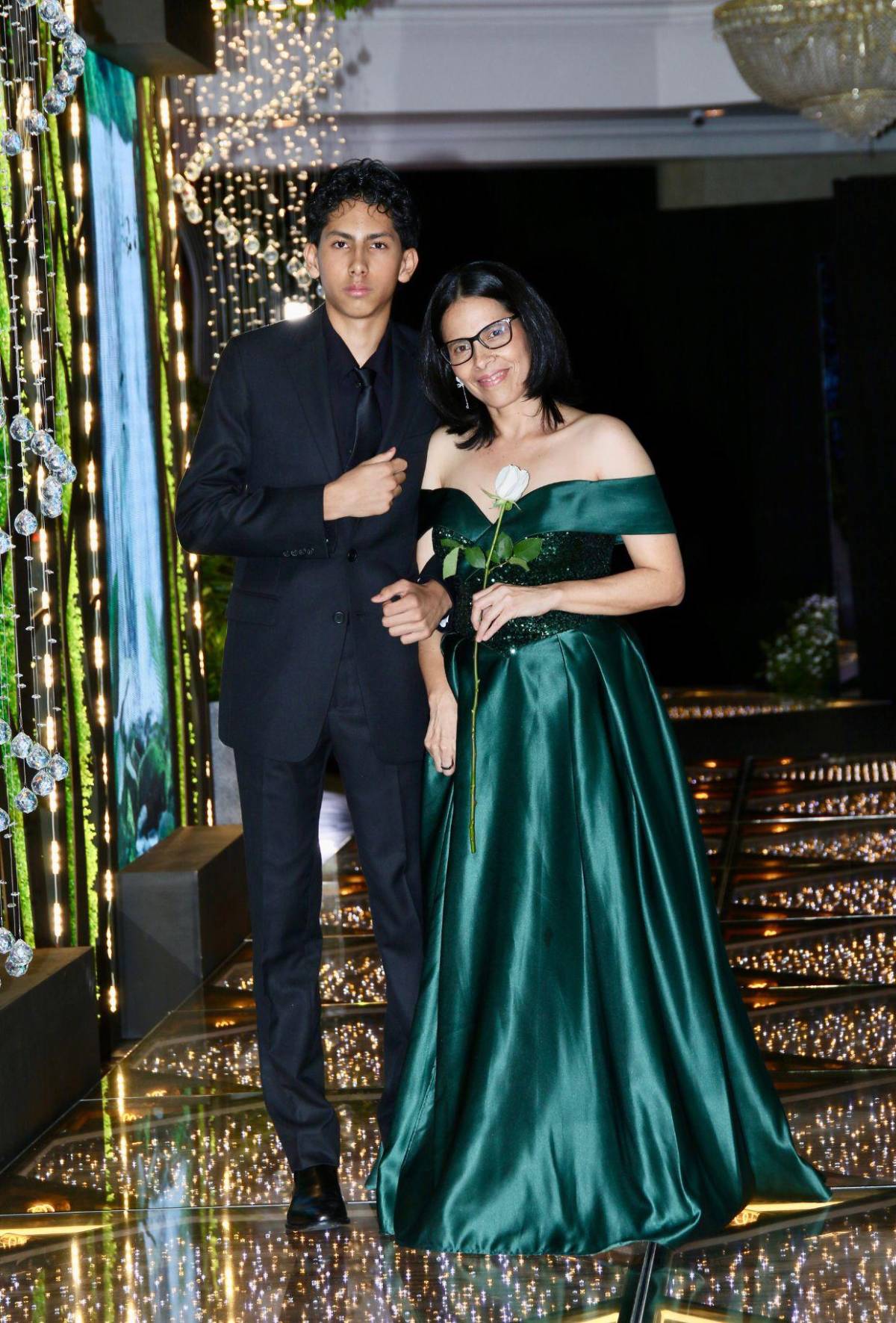 Padres y seniors, juntos en la Prom Night 2026 de Dowal School