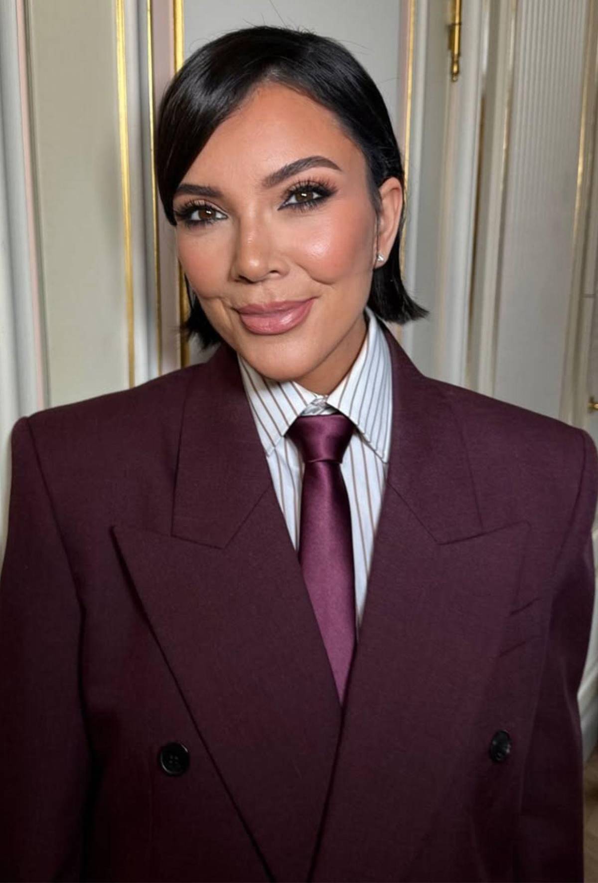 Kim Kardashian reacciona al rejuvenecido look de Kris Jenner