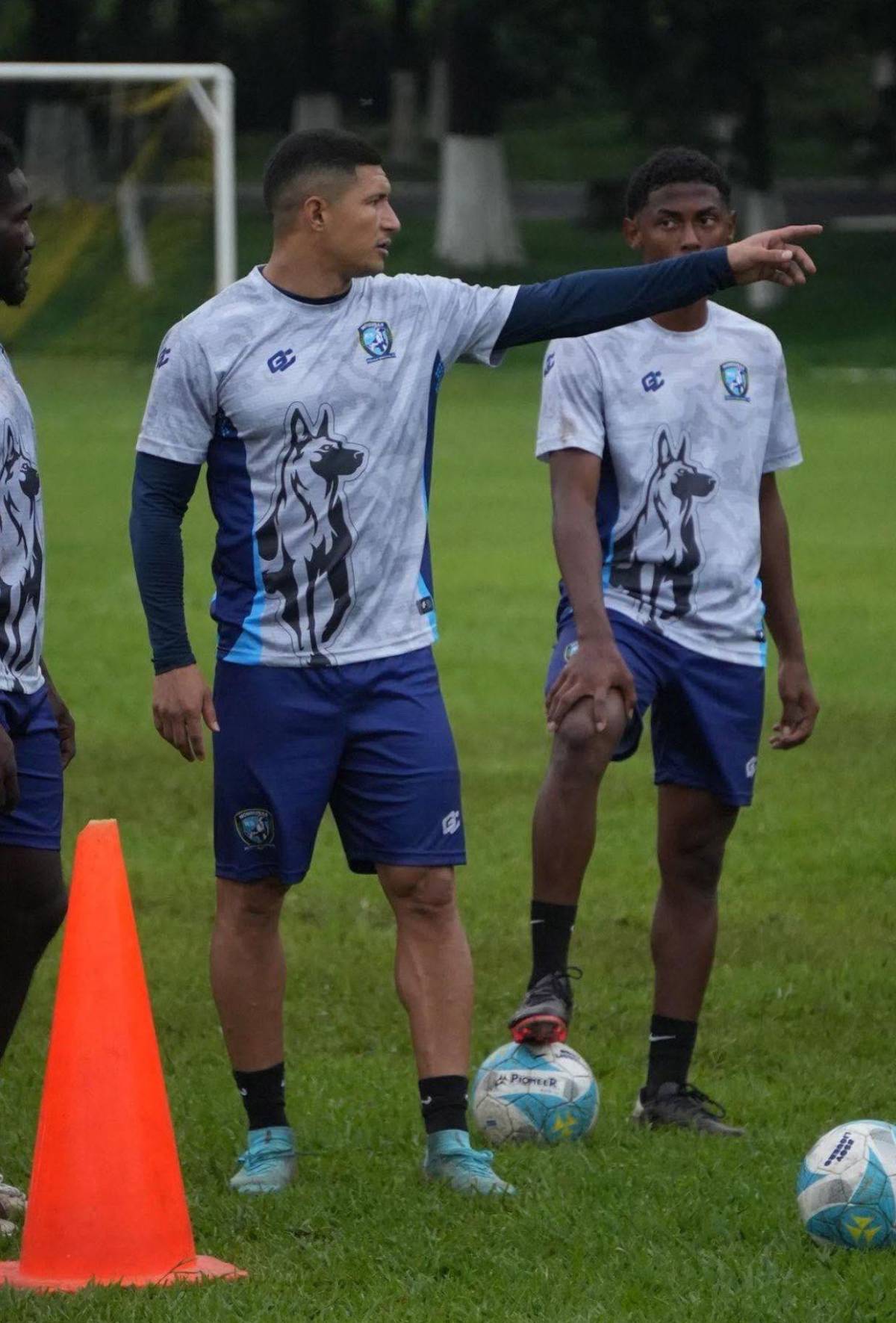 Fichajes: Kervin Arriaga es presentado con su nuevo club y Edrick Menjívar revela si se irá al Saprissa