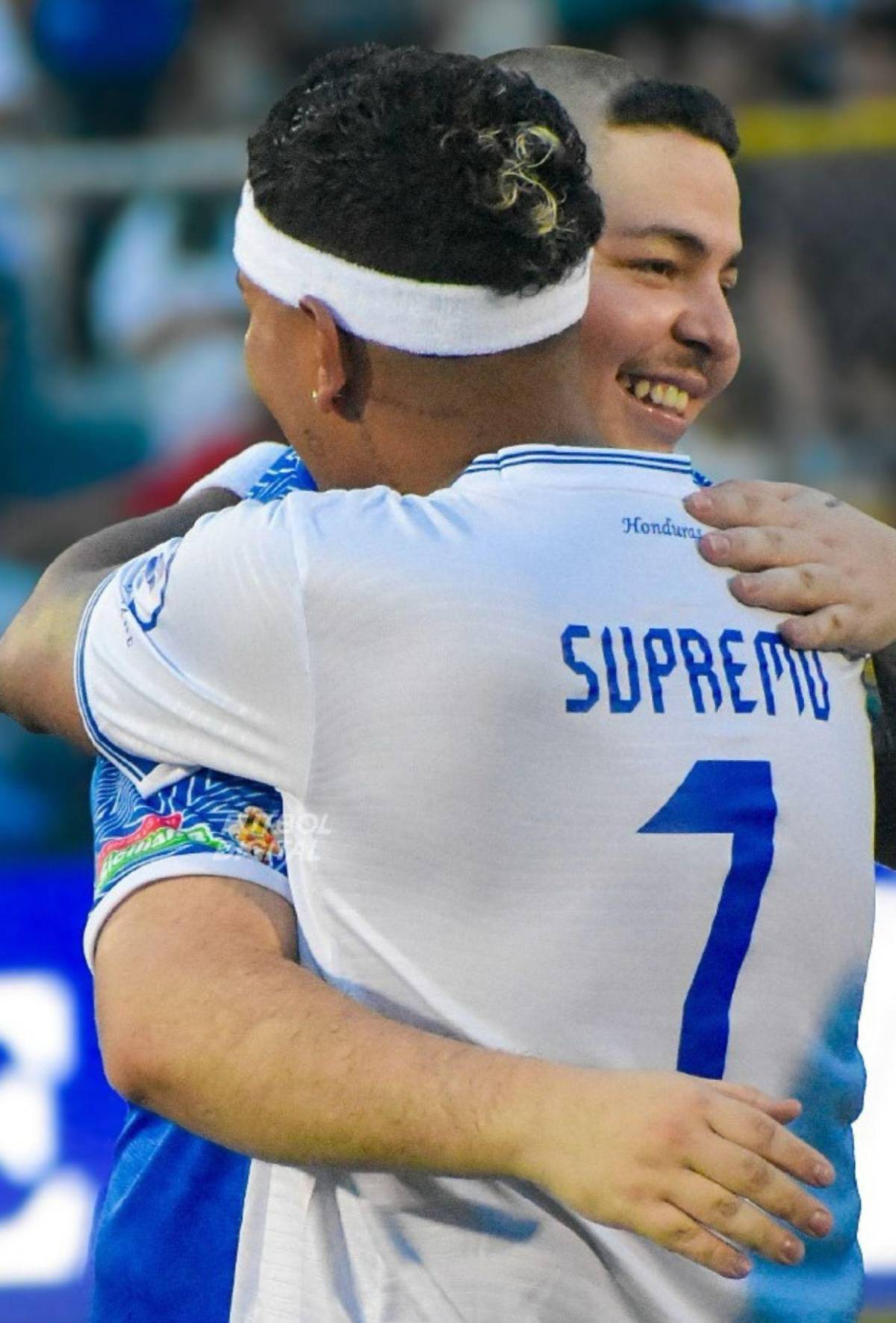 ¿Quiénes son? Confirman equipo de pomponeras en juego de tiktokers Honduras-El Salvador