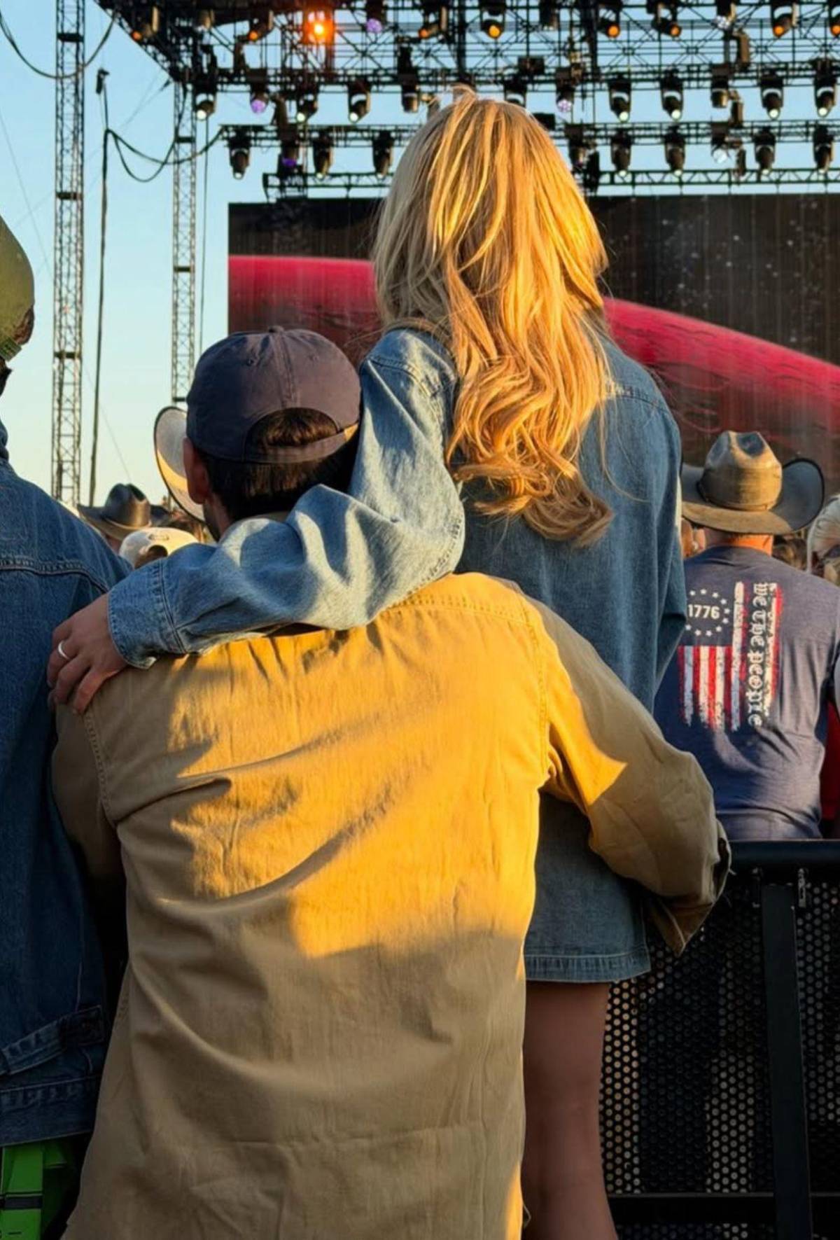 Sydney Sweeney hace oficial su relación con Scooter Braun: las imágenes que lo confirman