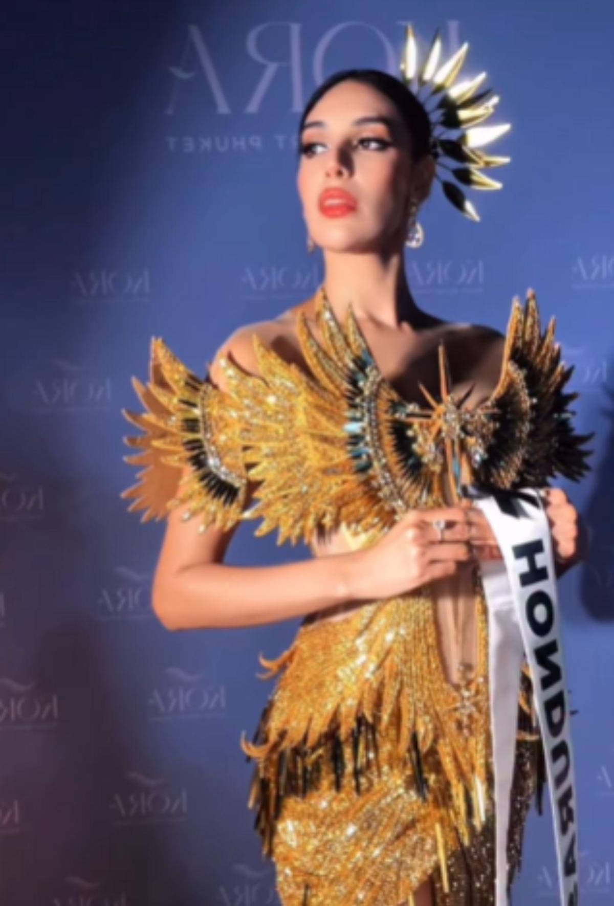 Alejandra Fuentes, Miss Honduras 2025, deslumbra con su atuendo en cena de gala