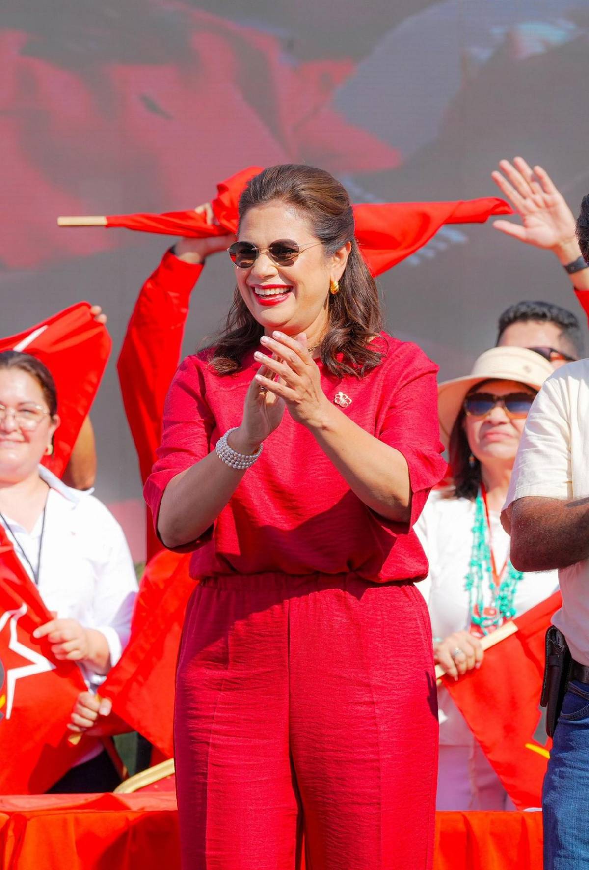 Rixi Moncada cierra campaña este sábado en SPS y mañana en la capital