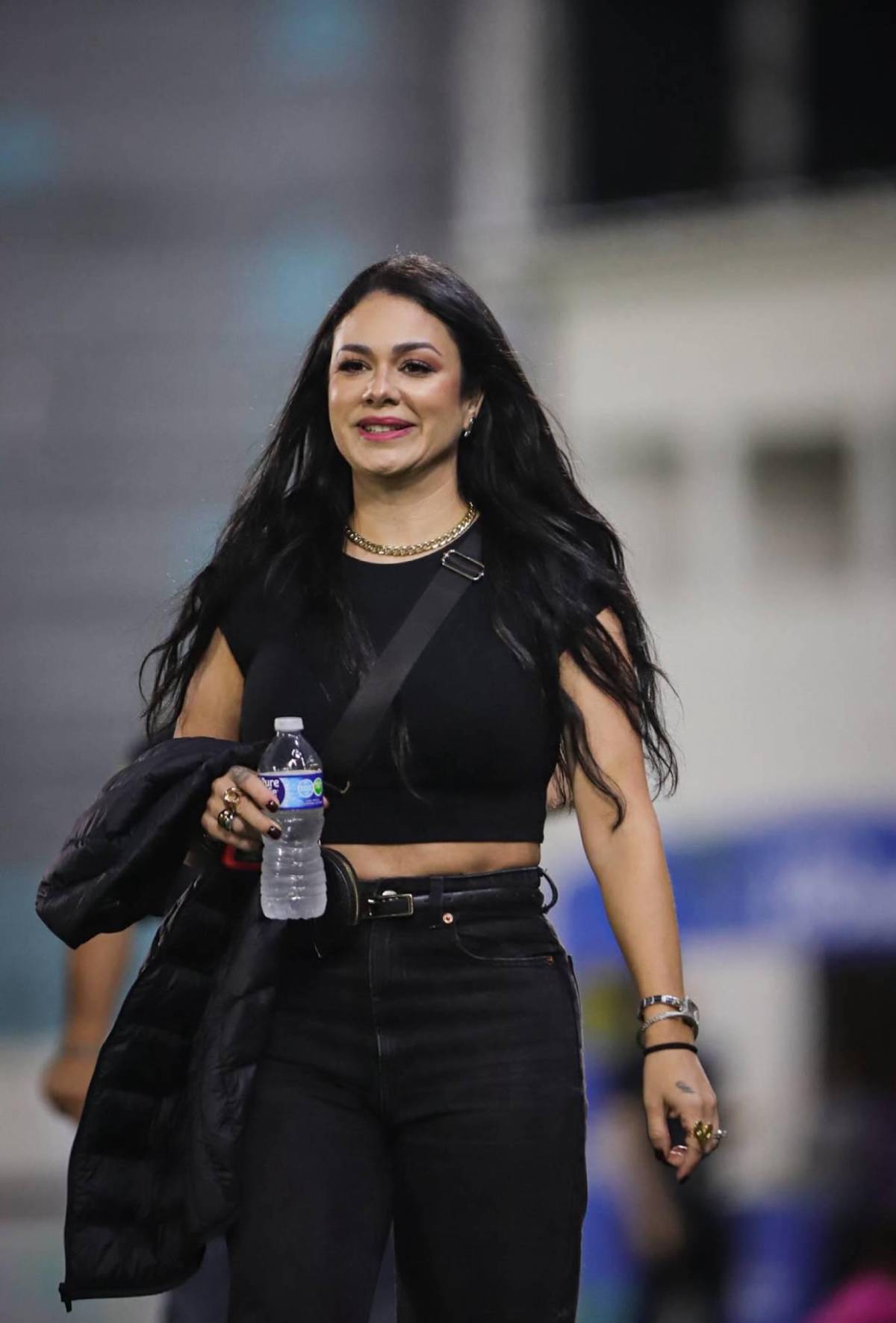 ¡Un espectáculo! Las bellas chicas que engalanan el clásico entre Real España y Motagua