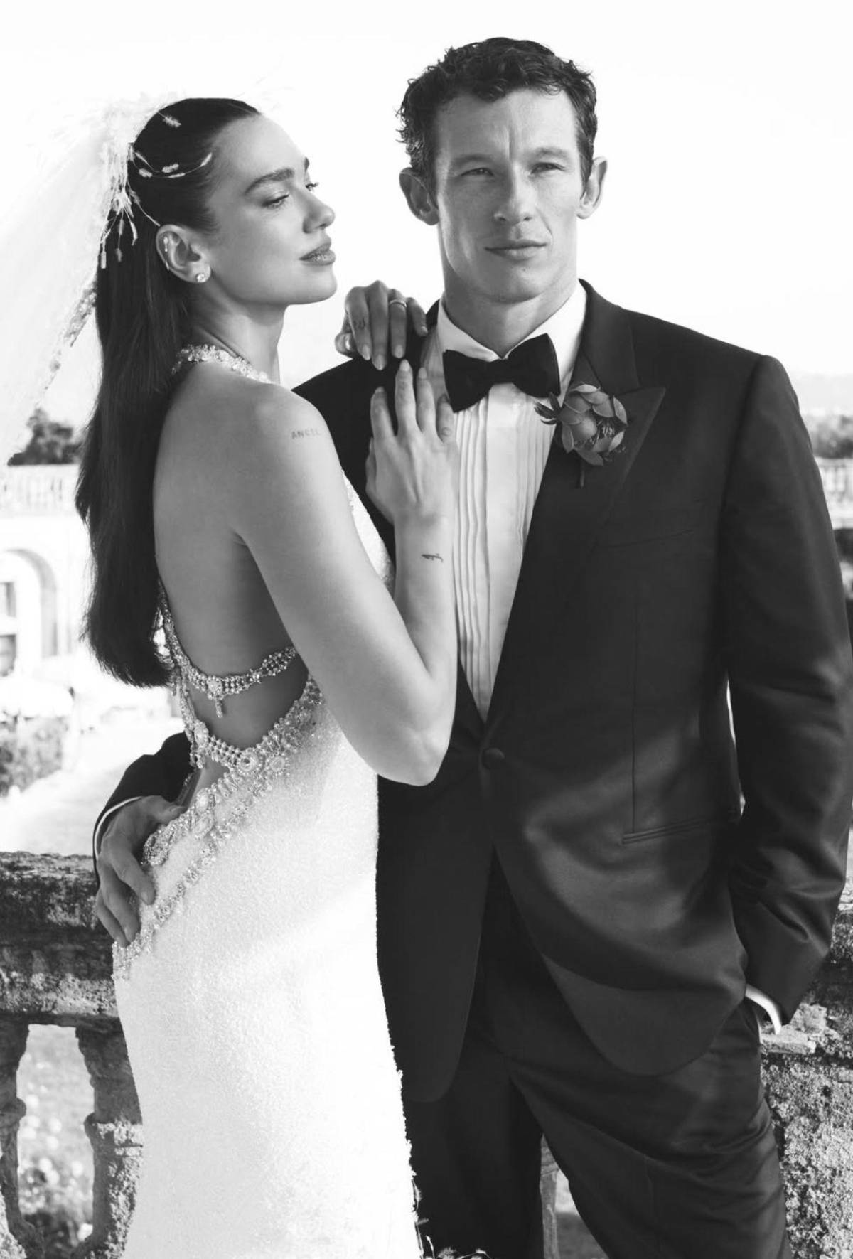 Románticas y delicadas: Dua Lipa revela las fotos oficiales de su boda con Callum Turner