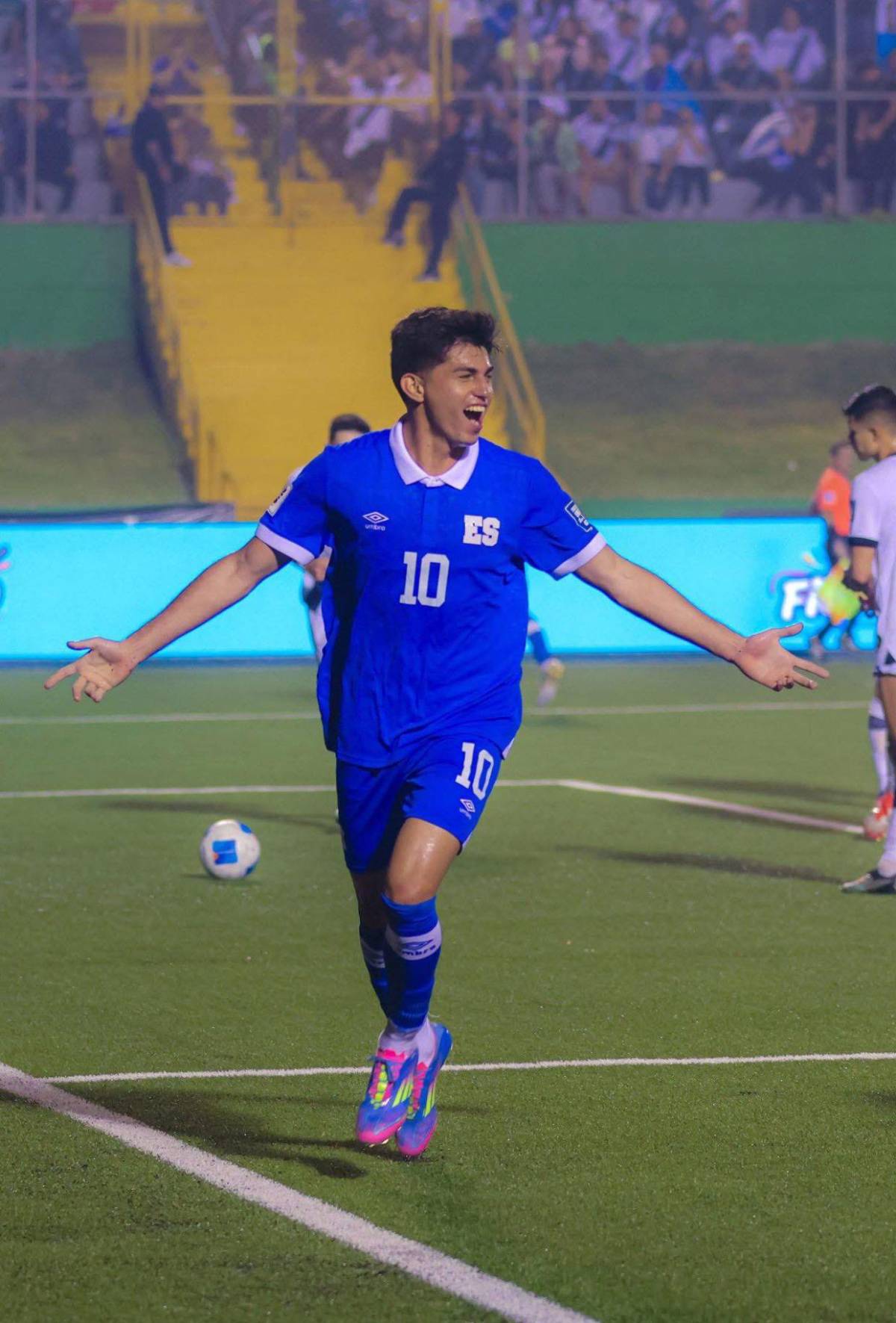 Fichajes: hondureño al Tigres de México, club inglés sigue a Dereck Moncada y Motagua buscaría salvadoreño