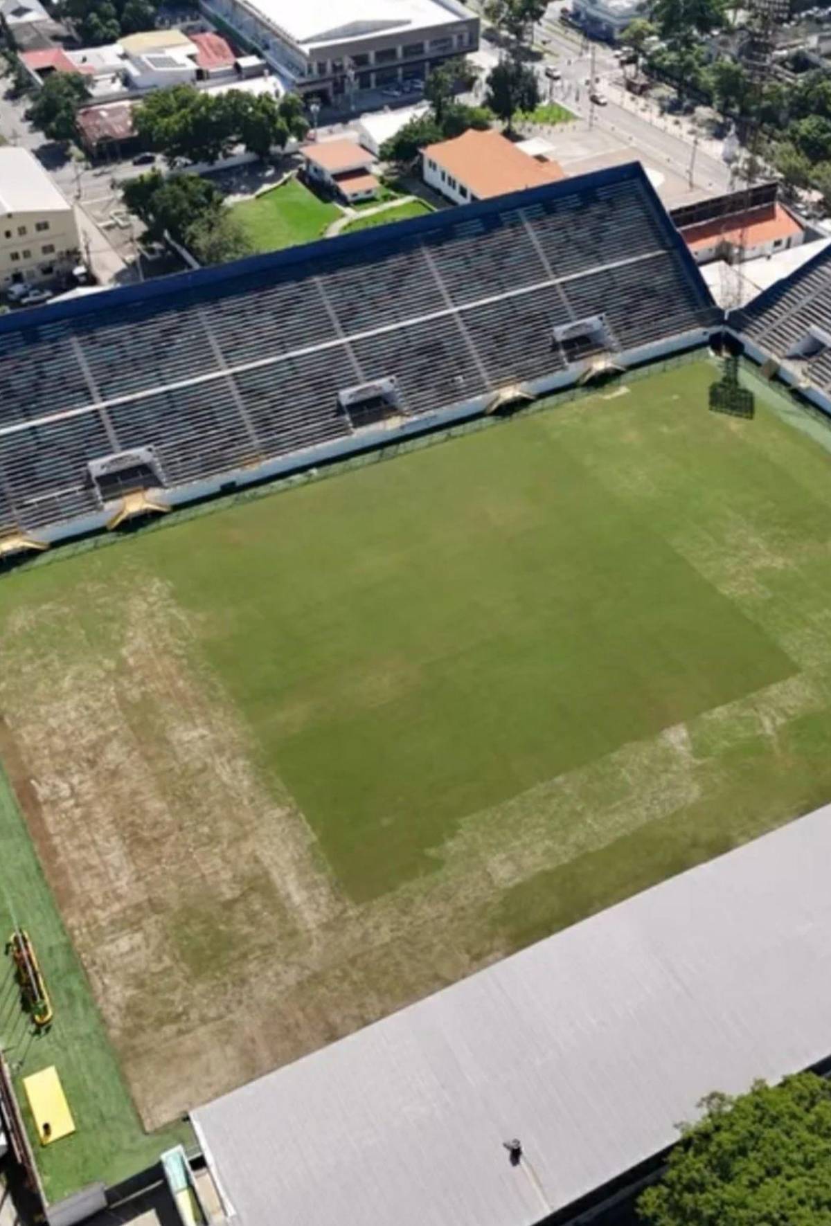Lamentable: revelan fotos de cómo quedó la grama del Estadio Morazán tras concierto