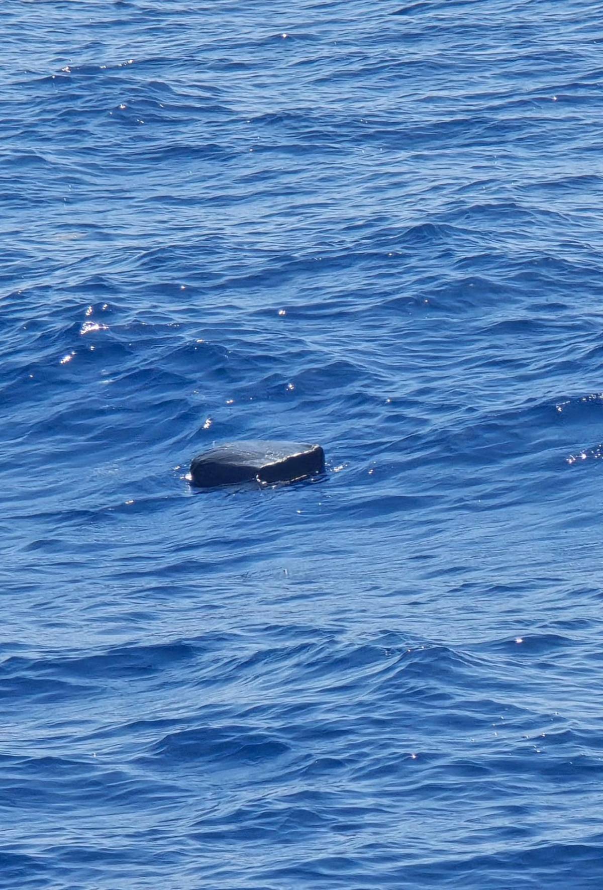 Incautan 36 fardos de drogas tras operativo en Barra Patuca; varios habían sido lanzados al mar