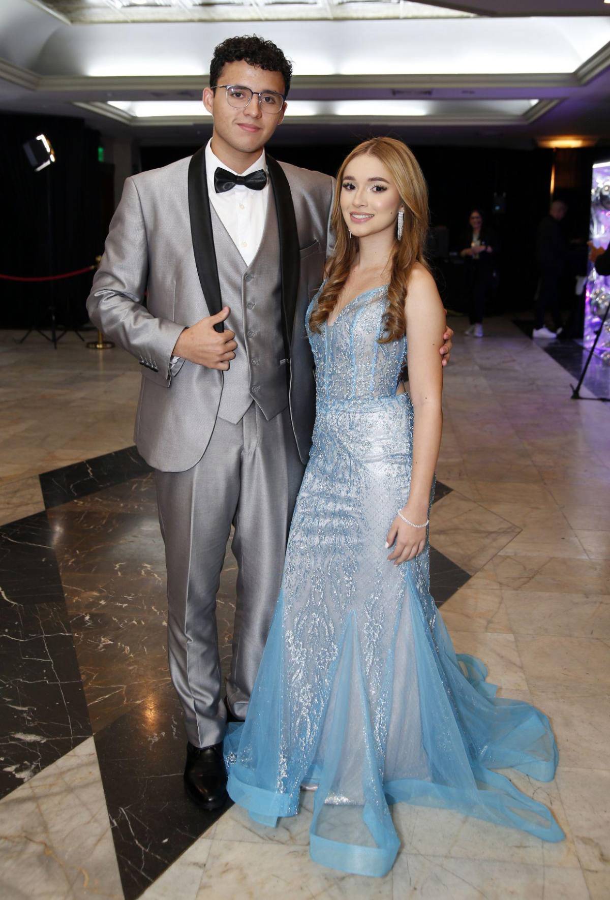 Seniors 2025 de The Mayan School celebran su última noche como compañeros