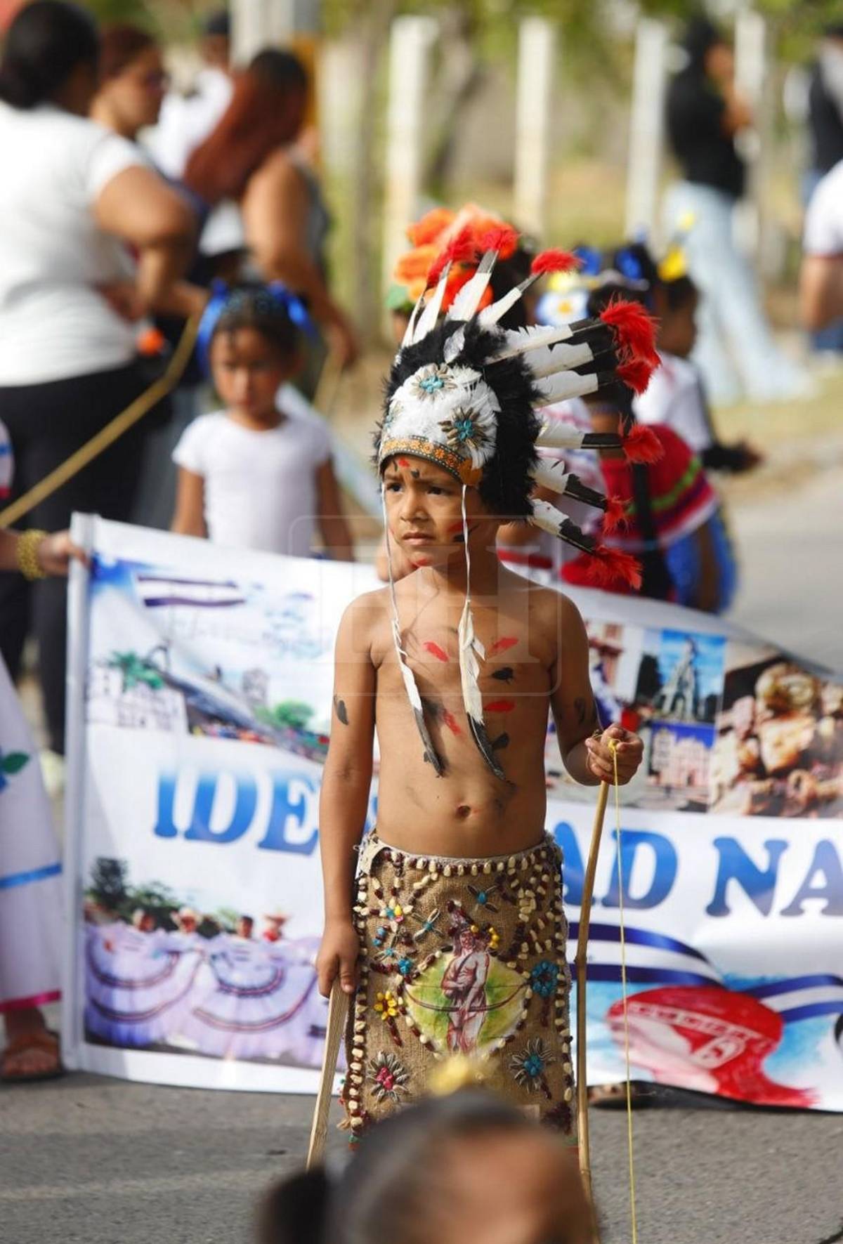 Trajes típicos, folclore y fervor patrio se apoderan de las calles de San Pedro Sula