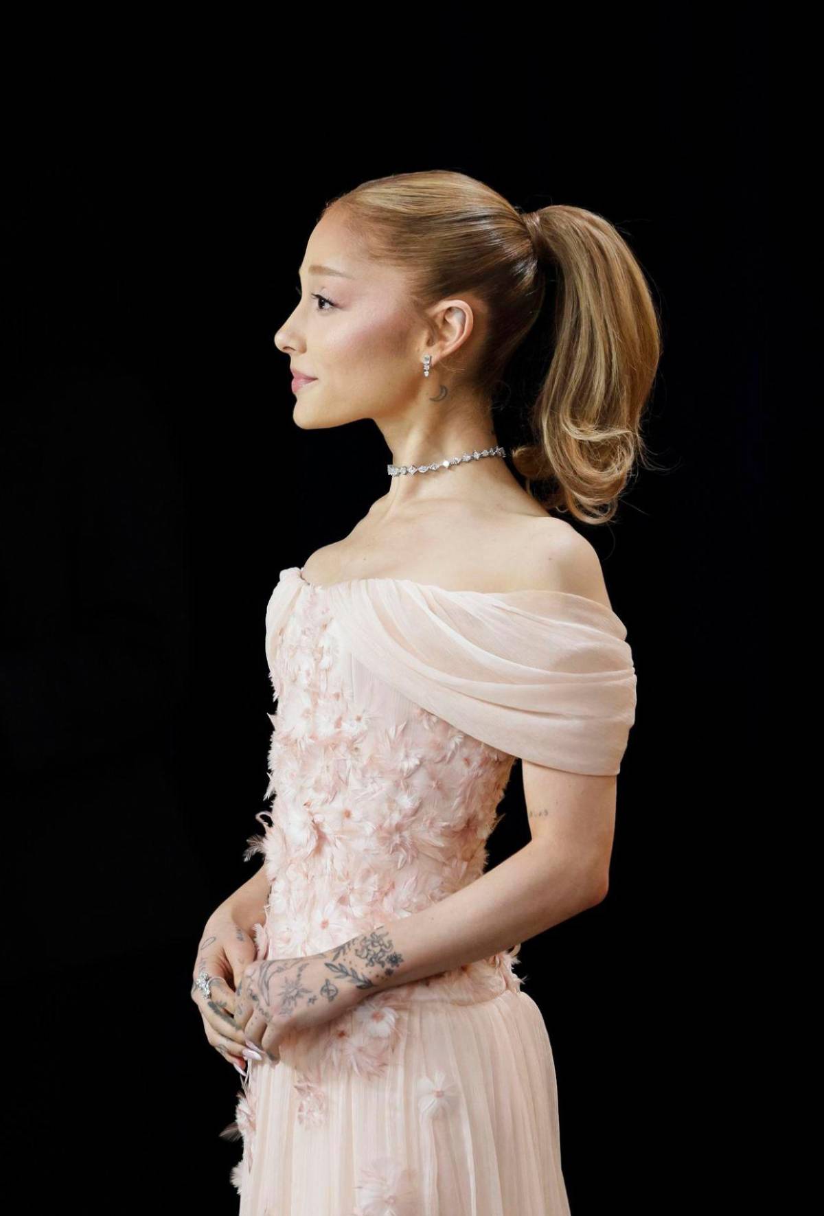 Preocupación por Ariana Grande: su extrema delgadez reaviva el debate sobre su salud