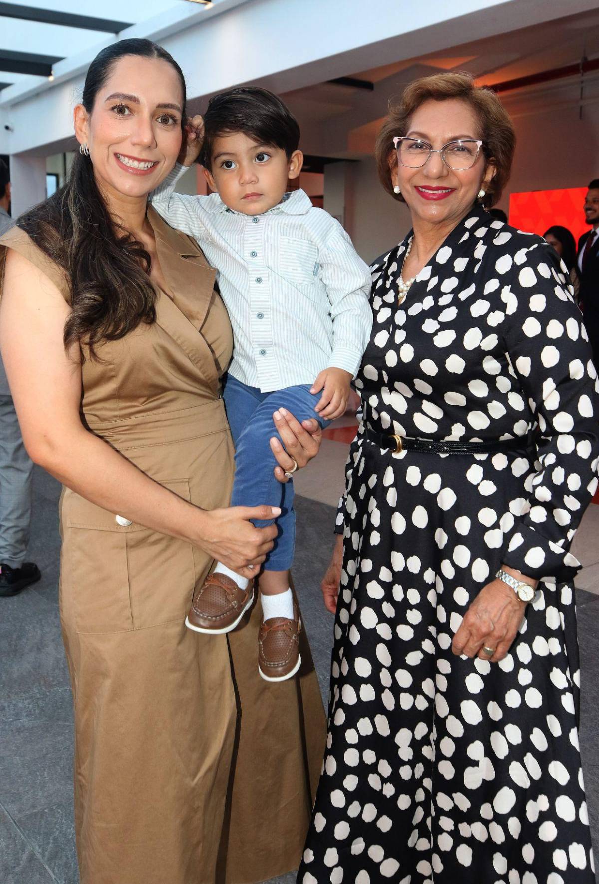 Plaza Valencia abre sus puertas en Tegucigalpa con una oferta comercial integral