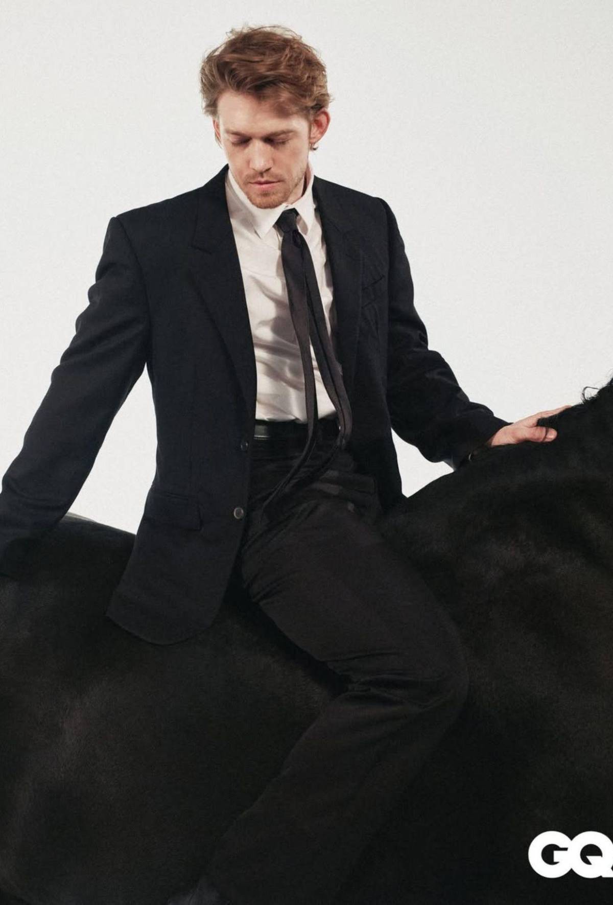 Joe Alwyn, ex de Taylor Swift, es nombrado Hombre del año