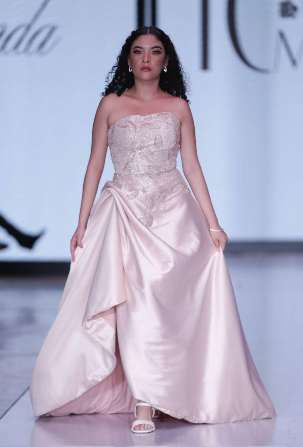 Bac Estilo Moda 2025: Un repaso por los diseños más destacados de la gala