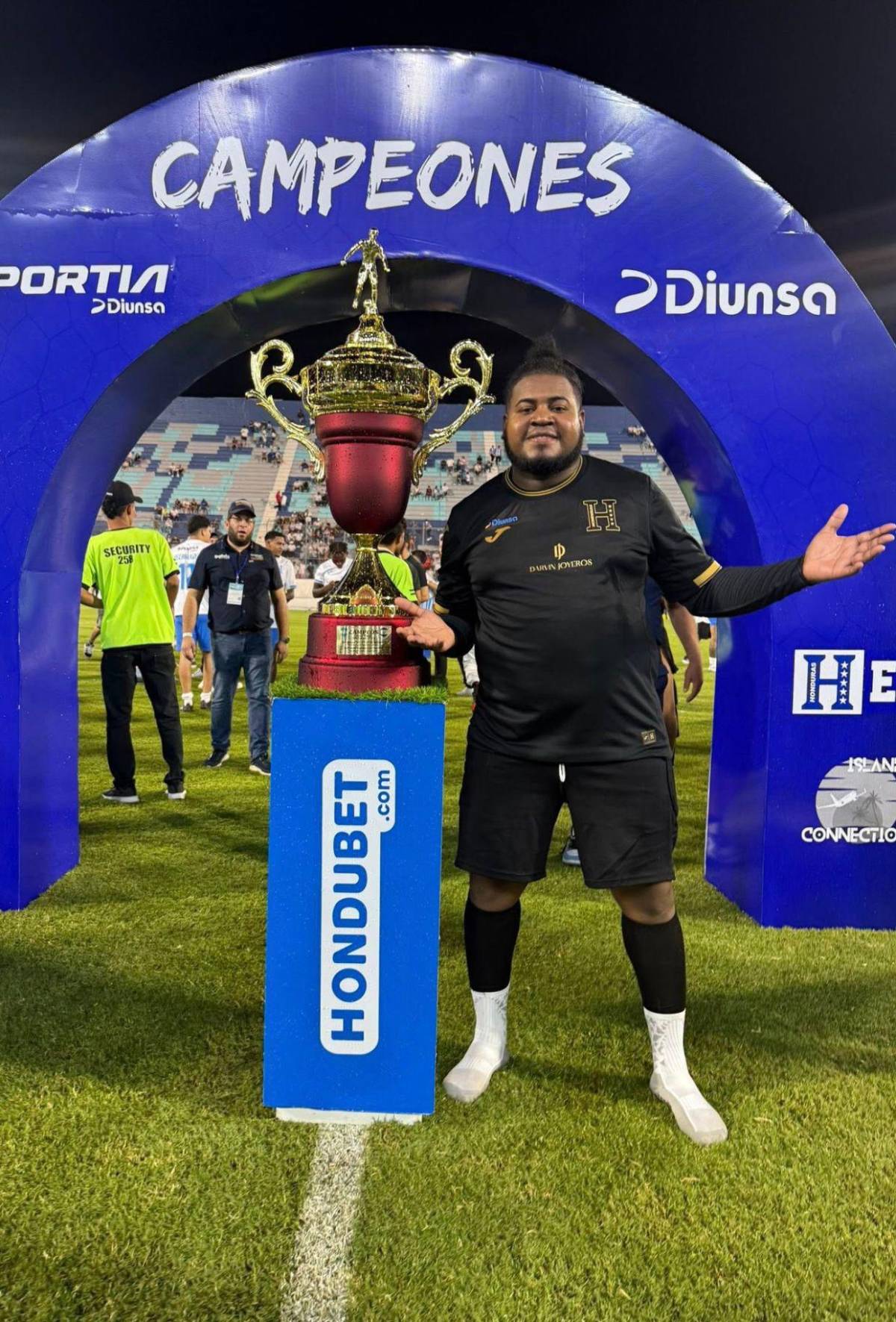 Equipo de Liga Nacional toma consejo de La More para mejorar sus taquillas