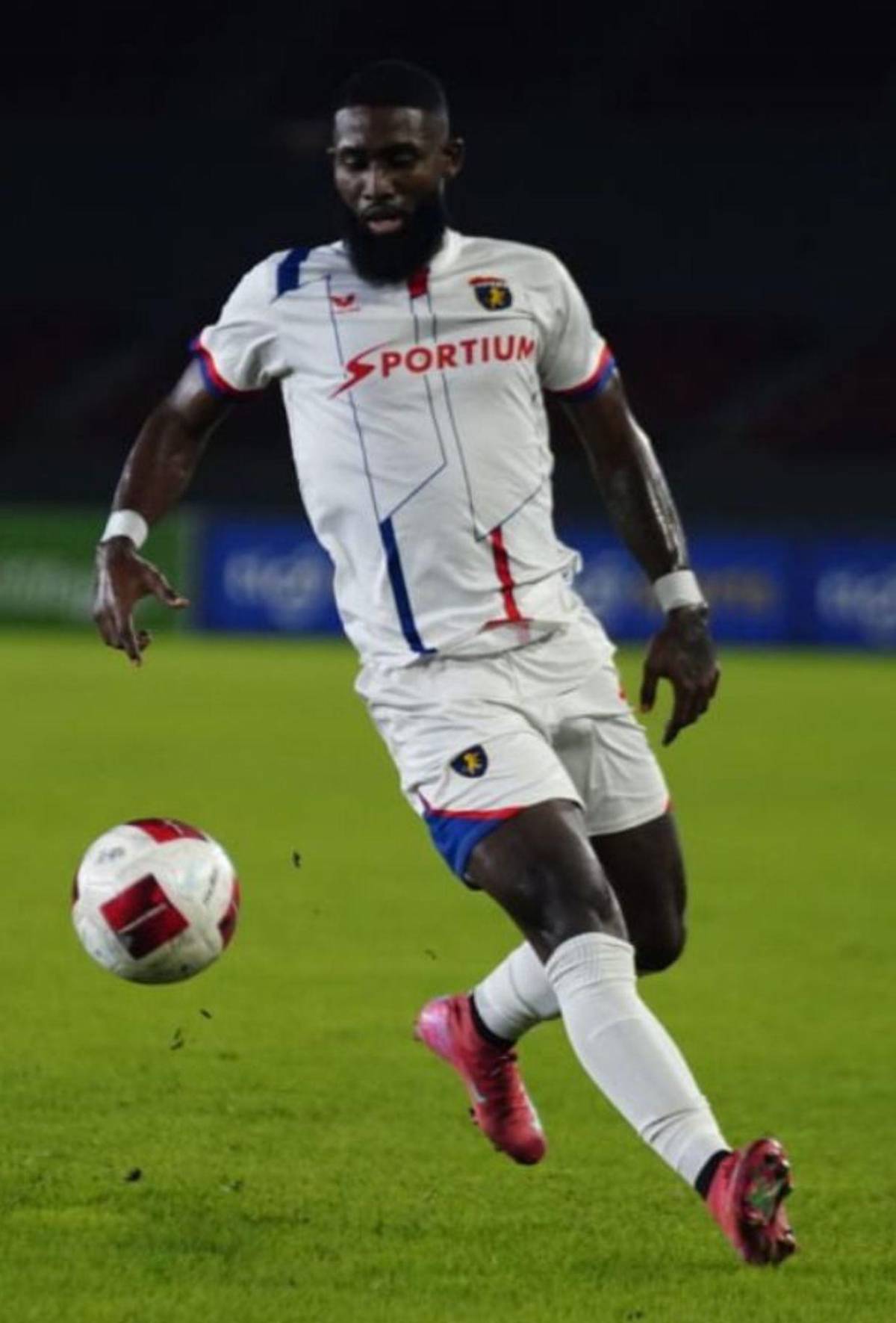 Fichajes: Motagua busca portero investigado en Costa Rica y la millonada que piden por Arriaga