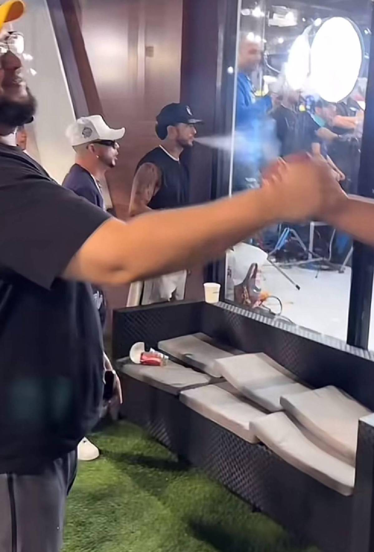 Supremo expulsa a jugadores de la selección de tiktokers por altercado en centro comercial