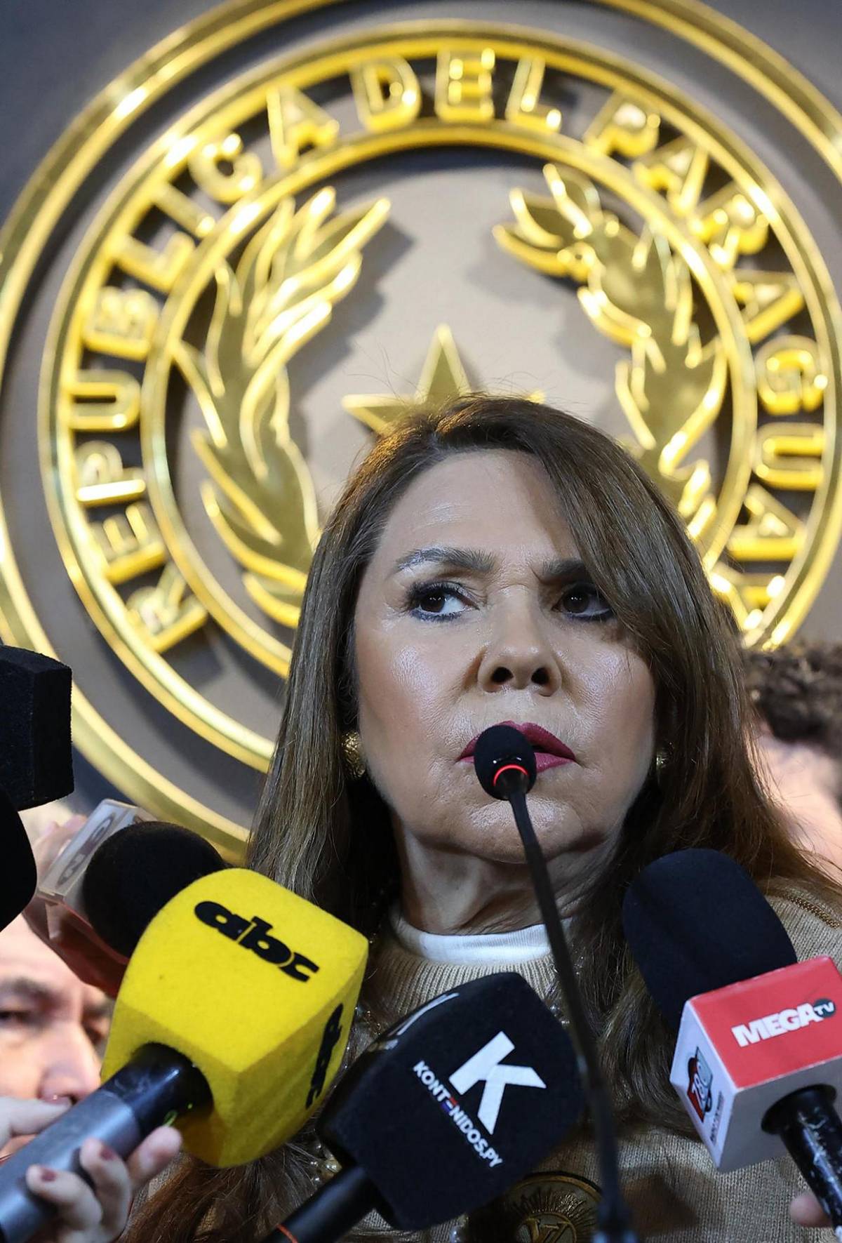 Polémica e irreverente: así es Celeste Amarilla, senadora que lanzó ofensas racistas a Mbappé