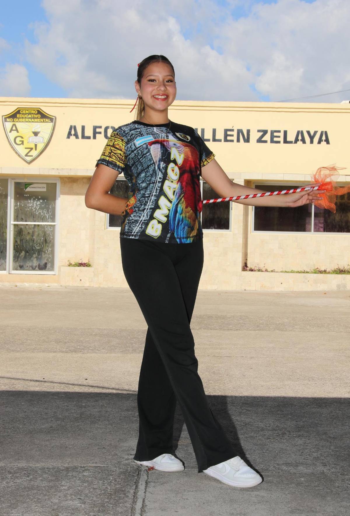 Con pasos que cautivan, las palillonas del Alfonso Guillén Zelaya se alistan para el 15 de septiembre