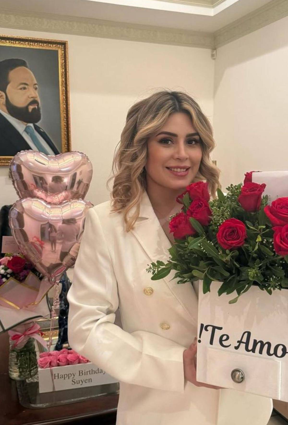 Luis Redondo, captado en restaurante en México con su pareja durante viaje de diputados