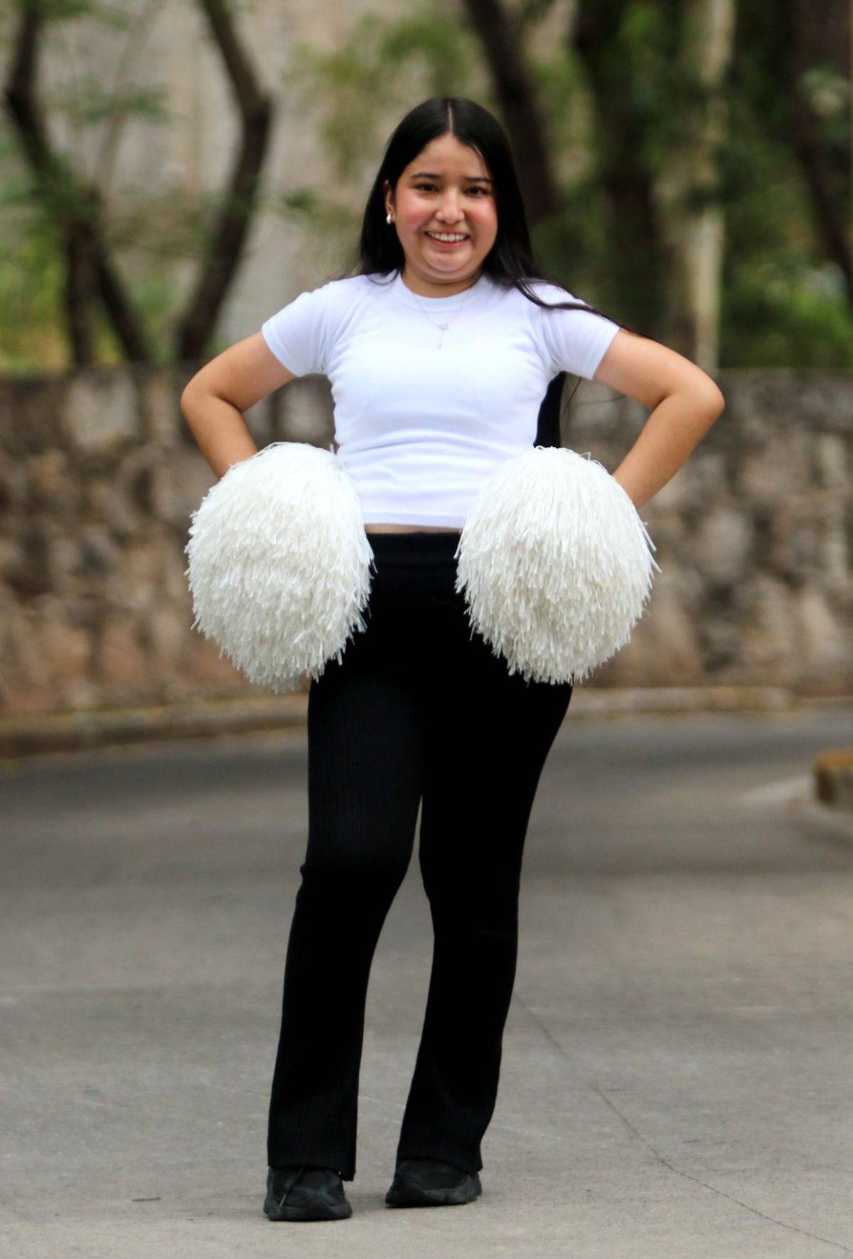 ¡A brillar con los pompones! Las estudiantes del Yave Nissi afinan sus pasos para los desfiles