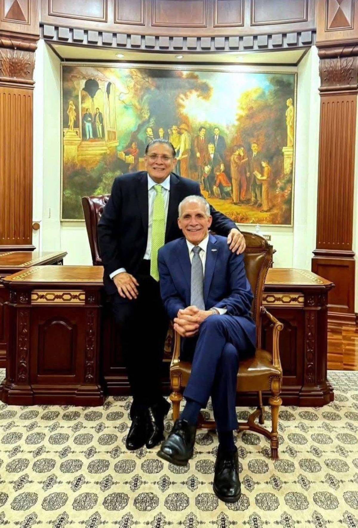 Presidente Asfura y periodista Esdras Amado López conversan sobre libertad de expresión