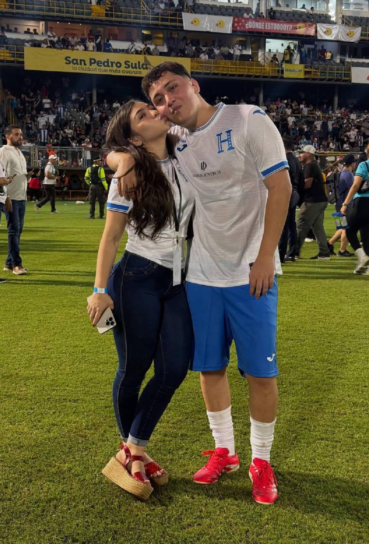 Las bellas novias de los futbolistas de la selección de tiktokers de Honduras
