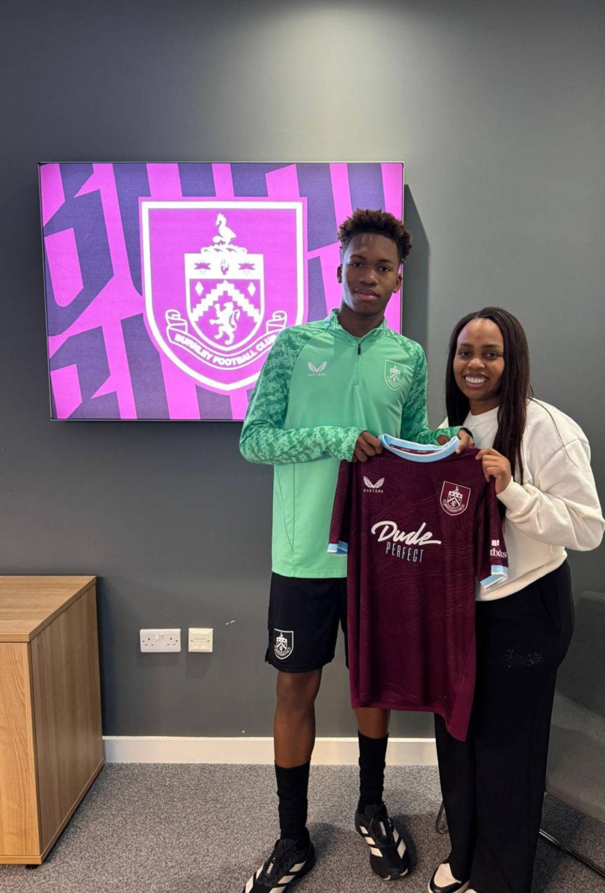 Quién es Keyvan Figueroa, el segundo hijo de Maynor fichado por club de la Premier League