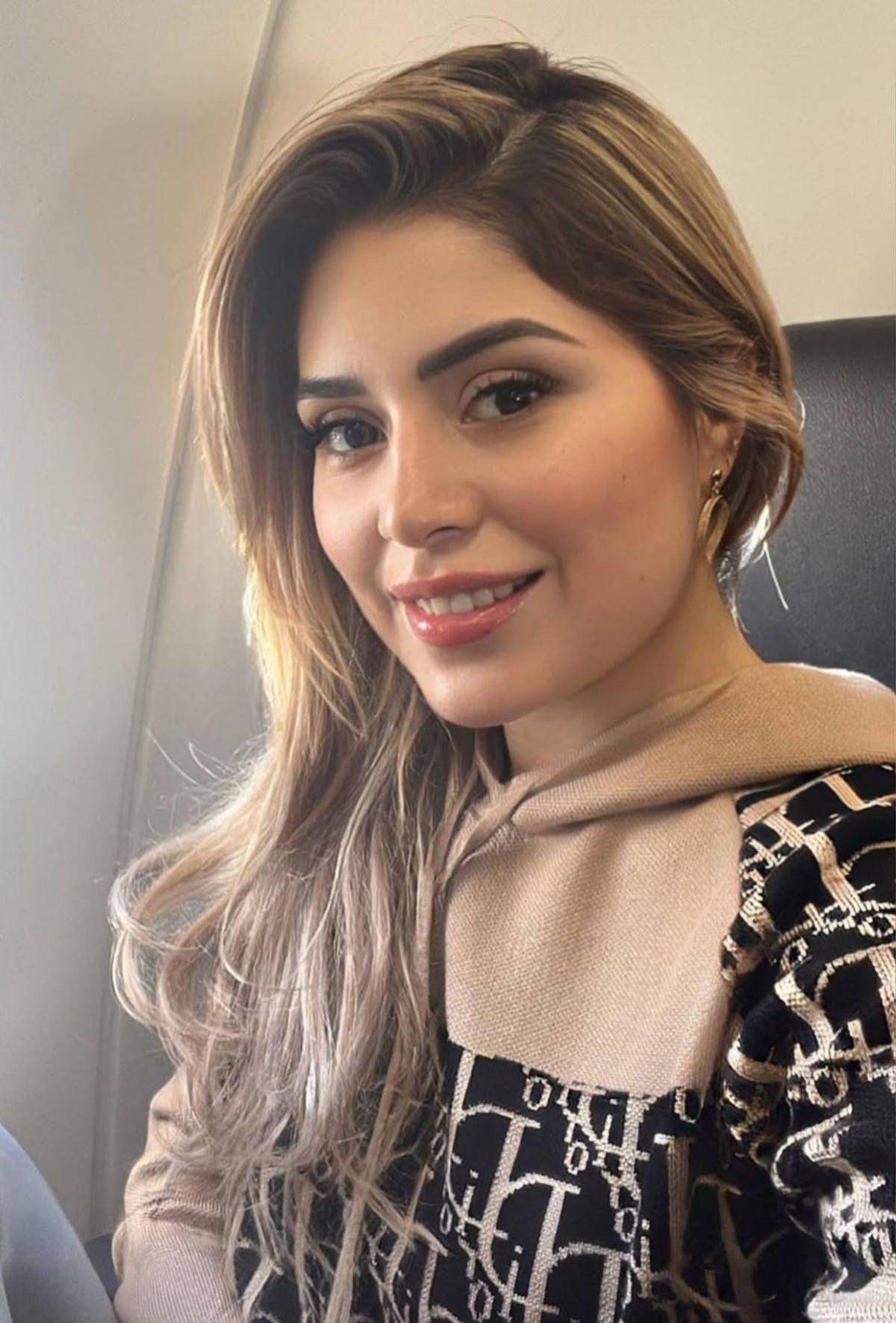 ¿Quién es Suyen Muñoz, la mujer a la que besó Luis Redondo en el Congreso?