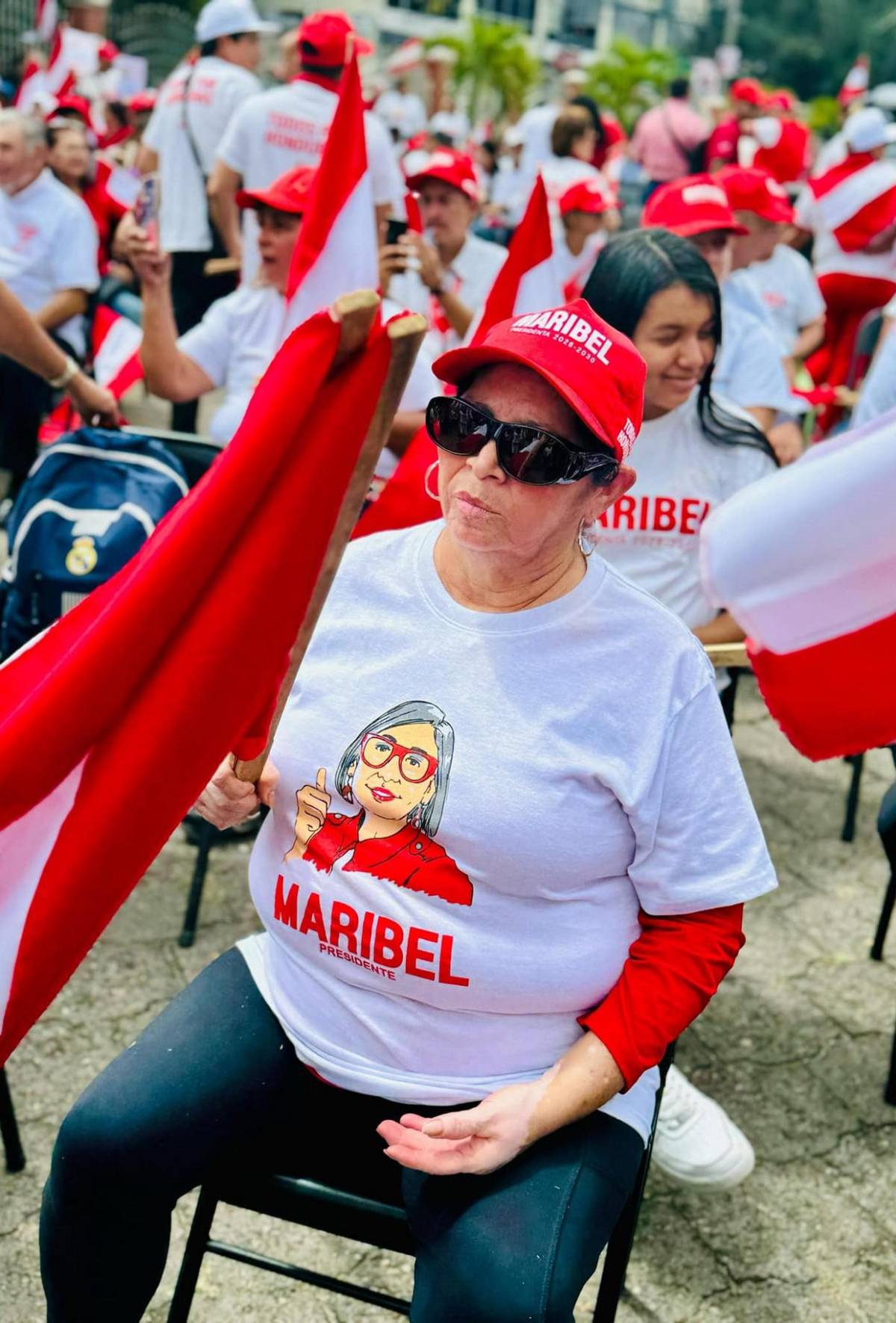 Maribel Espinoza cierra su campaña en la capital: “Soy una mujer de manos limpias”