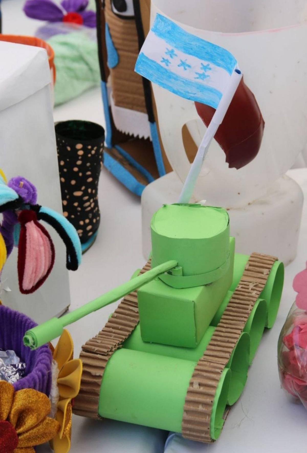 ¡Creatividad que salva al planeta! Escolares emprendieron con Feria de Reciclaje