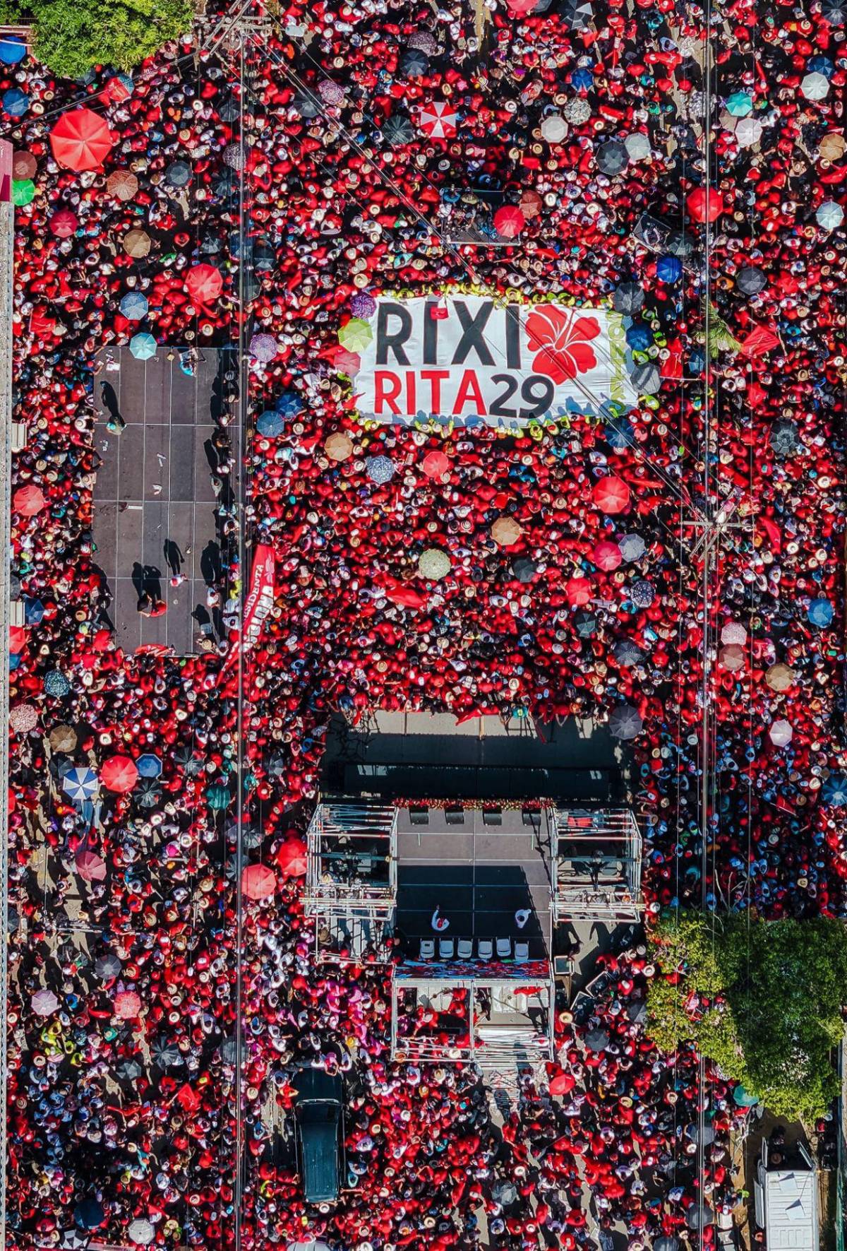 Pese a ser suspendida de Libre, Isis Cuéllar participó en marcha del partido en SPS
