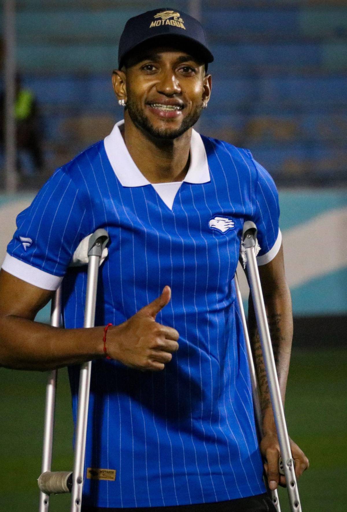 Motagua vs FAS: barra salvadoreña denuncia lo que le hicieron y, ¿quién es la bella chica?
