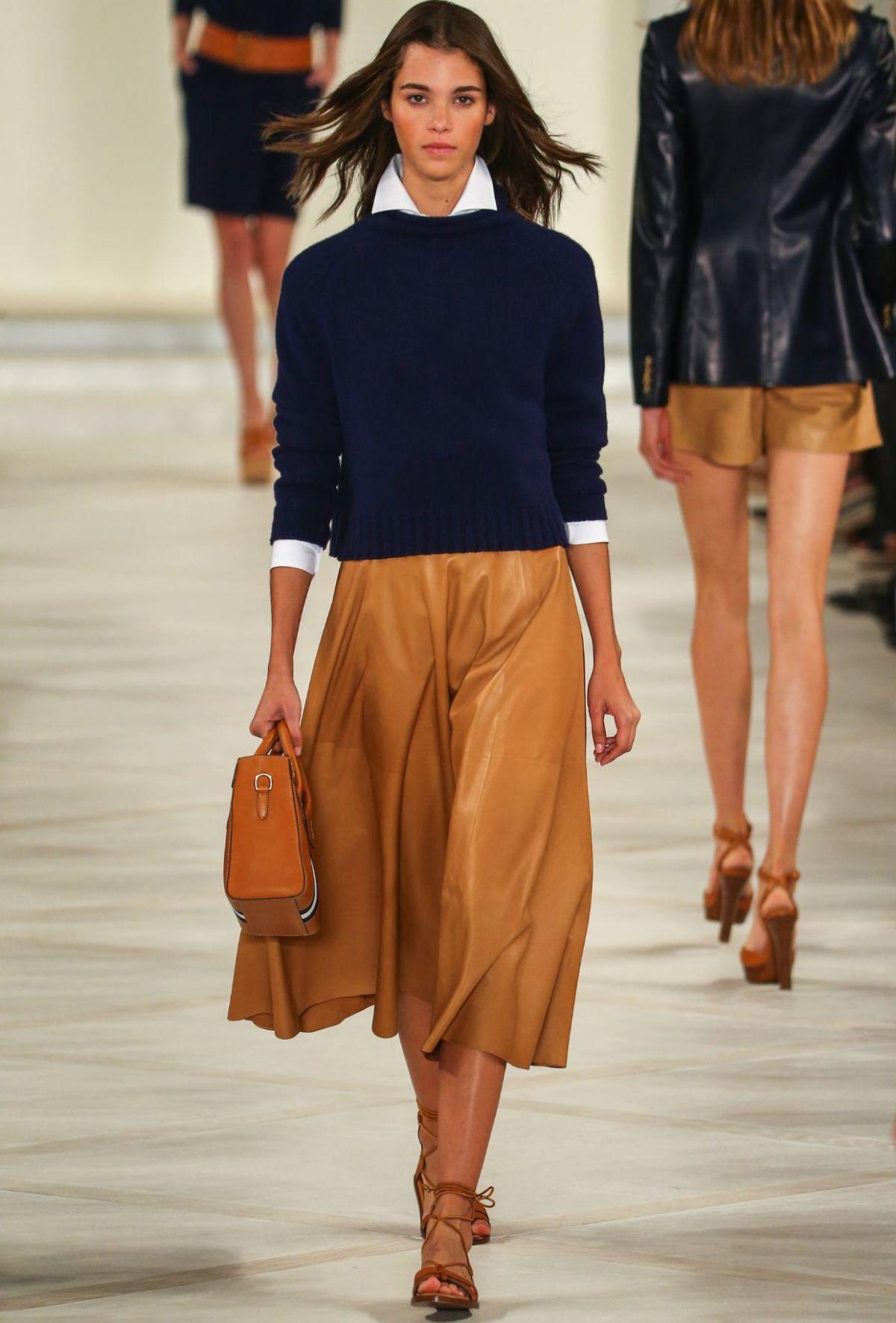 El cuero es tendencia en 2025: Cómo lucir esta prenda clásica de manera moderna