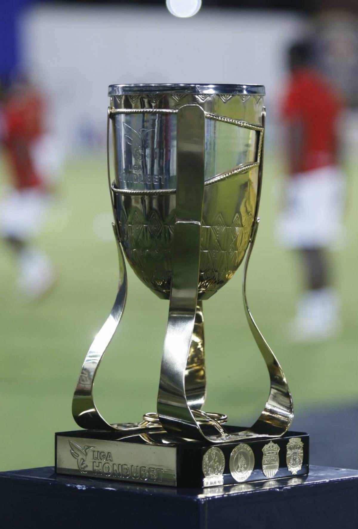 Clásico en el Morazán: Afición, jugadores, directivos y un invitado especial