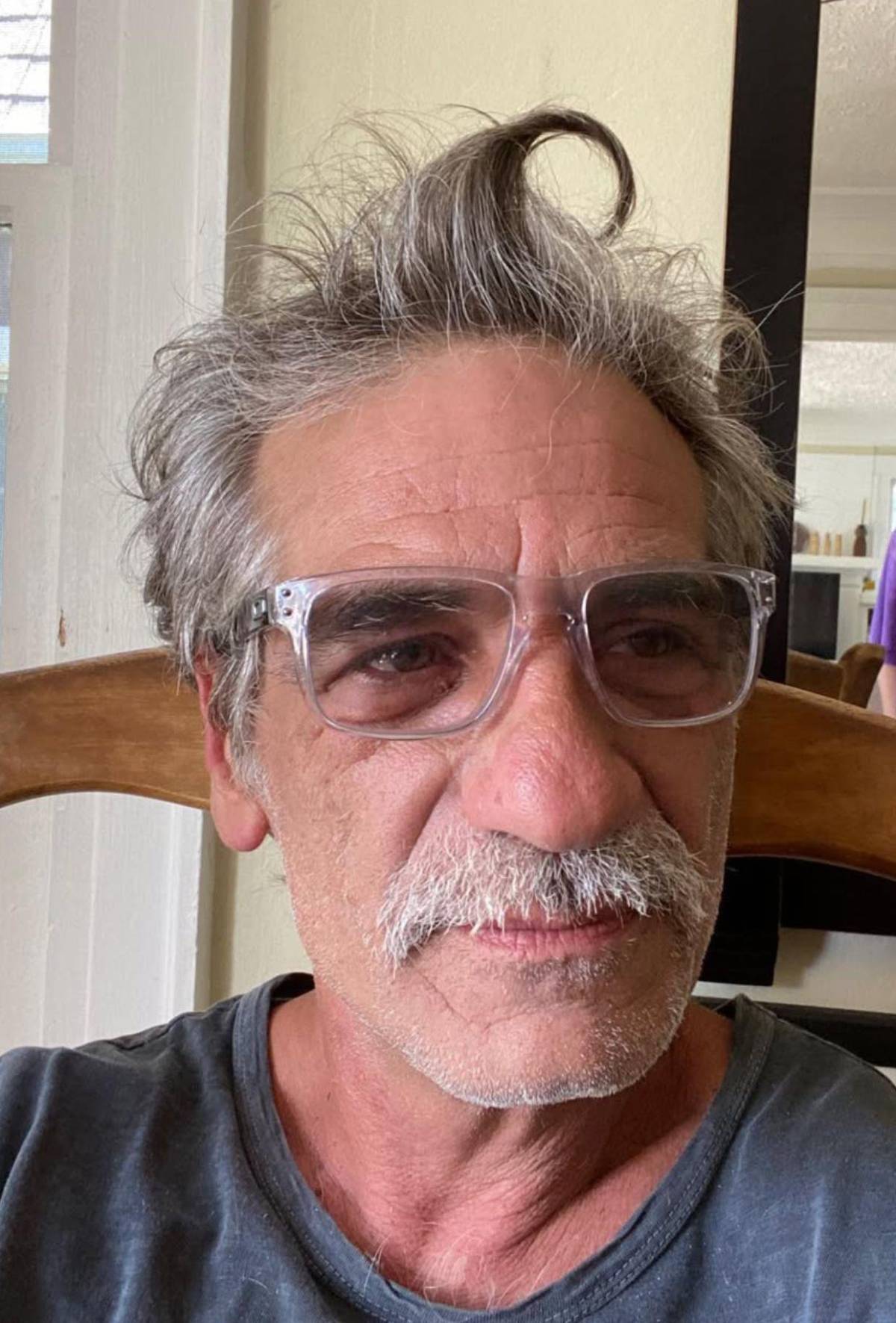 ¿Quién era Alon Aboutboul, actor de Batman que murió a la orilla de la playa?