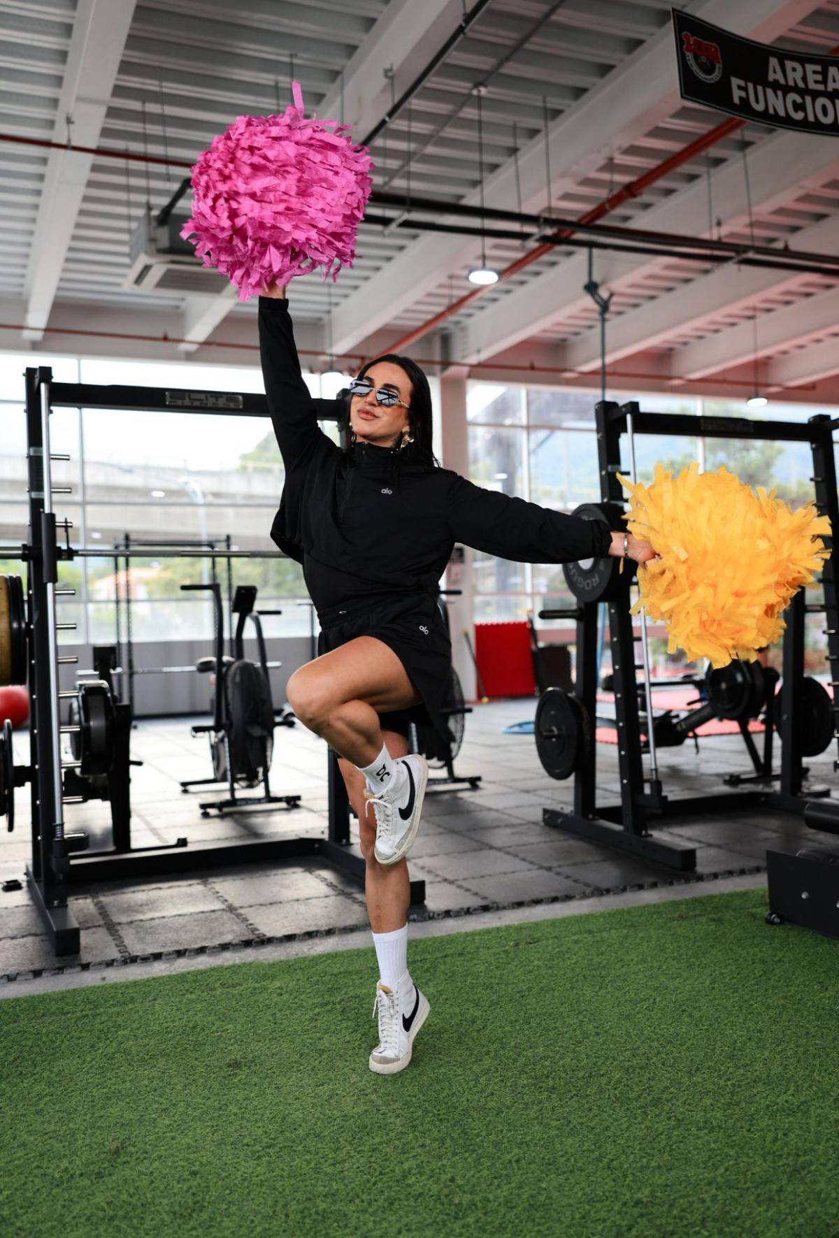 Pomponeras de la selección de tiktokers de Honduras se preparan para el juego ante El Salvador