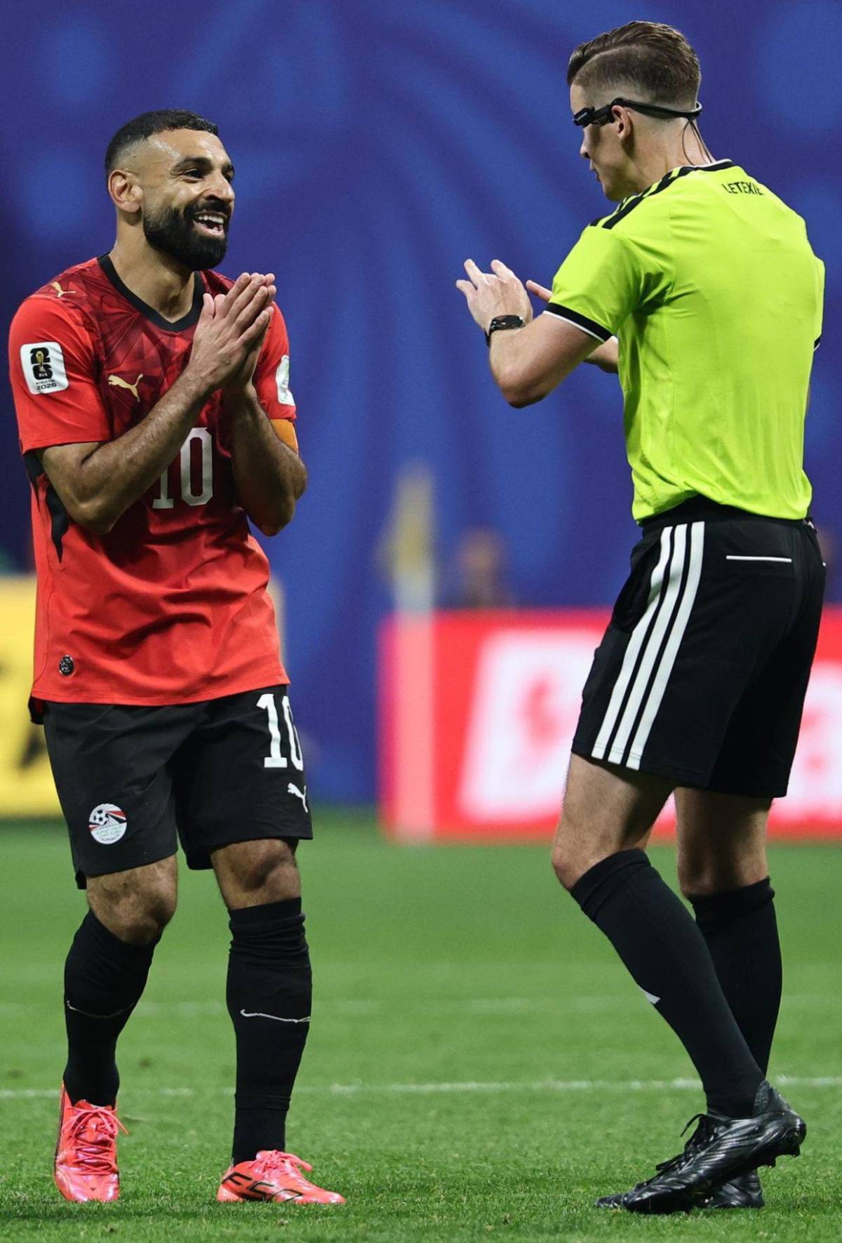 FIFA toma determinación con árbitro del polémico juego entre Argentina y Egipto