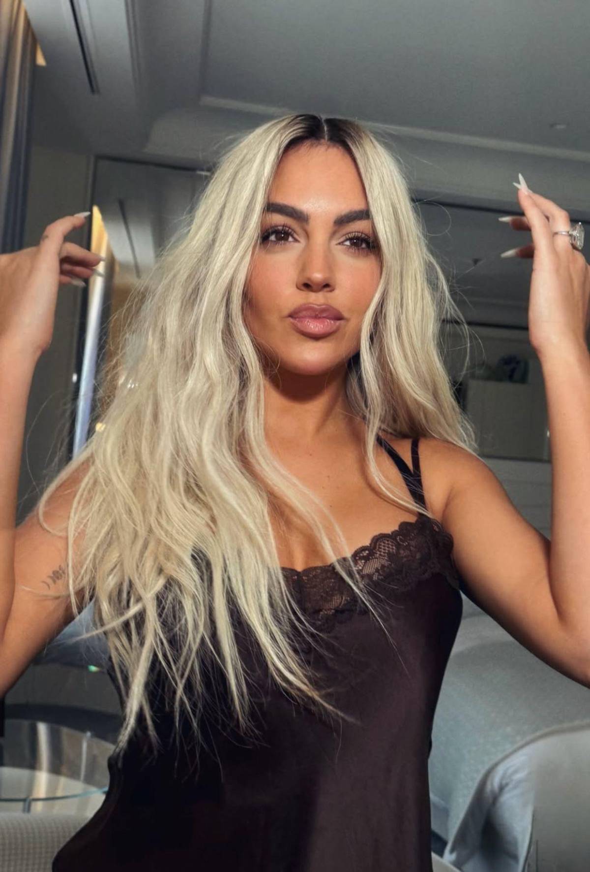 Georgina Rodríguez sorprende con cambio de look: aparece rubia al estilo Kim Kardashian